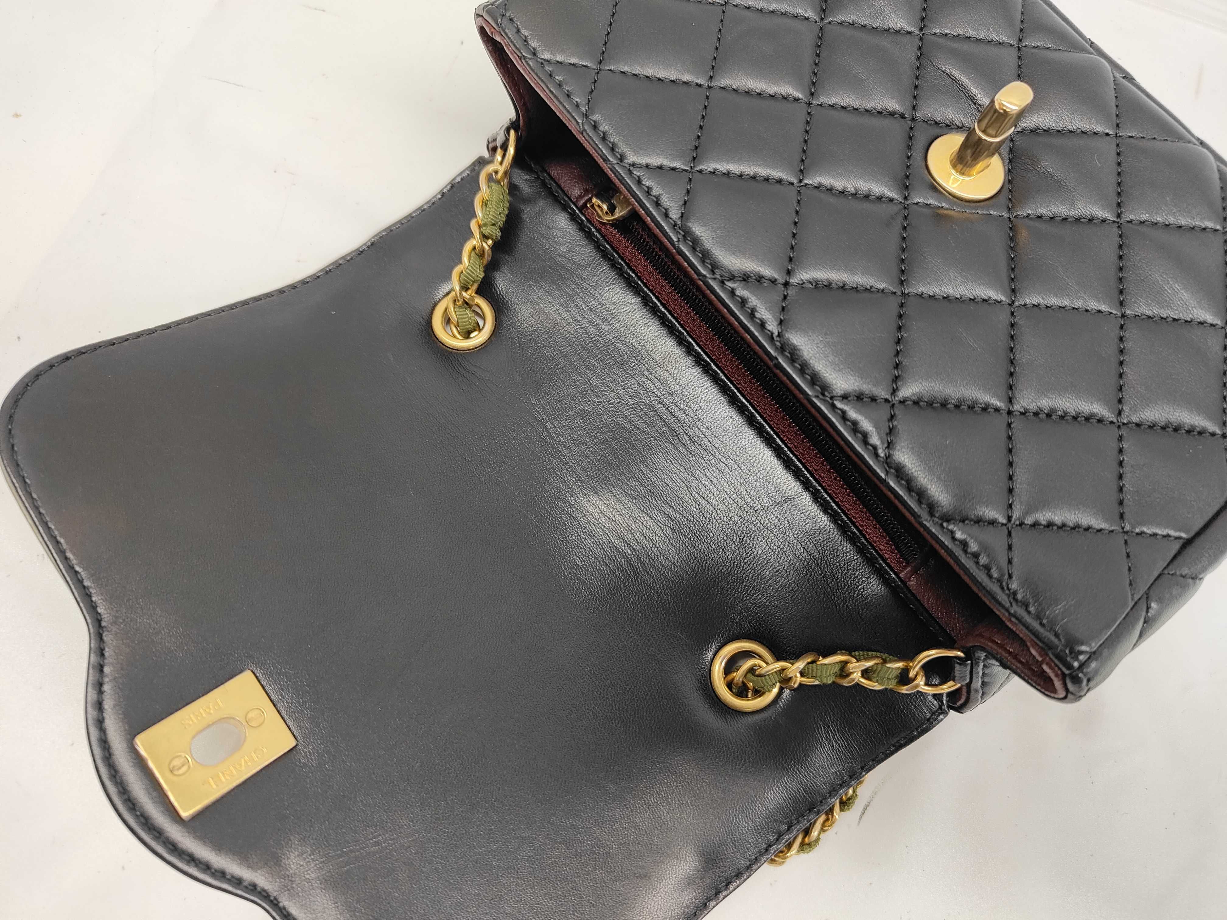 Matelassé Chain Shoulder Bag, Black x Khaki Lambskin, Bicolor, Gold Hardware. — view 8