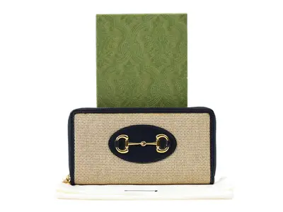Comes with box and dust bag. Gucci Horsebit Round Zip Wallet 621889