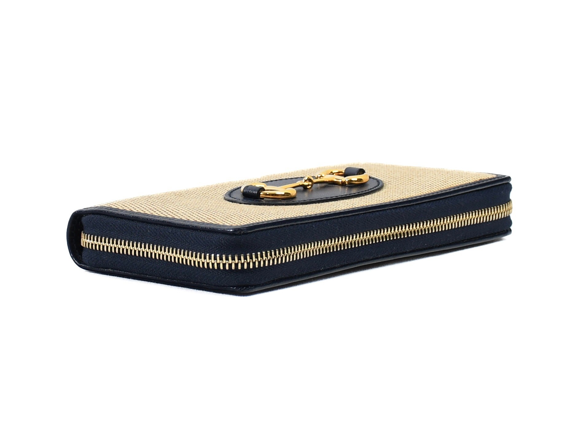 Comes with box and dust bag. Gucci Horsebit Round Zip Wallet 621889 — view 6