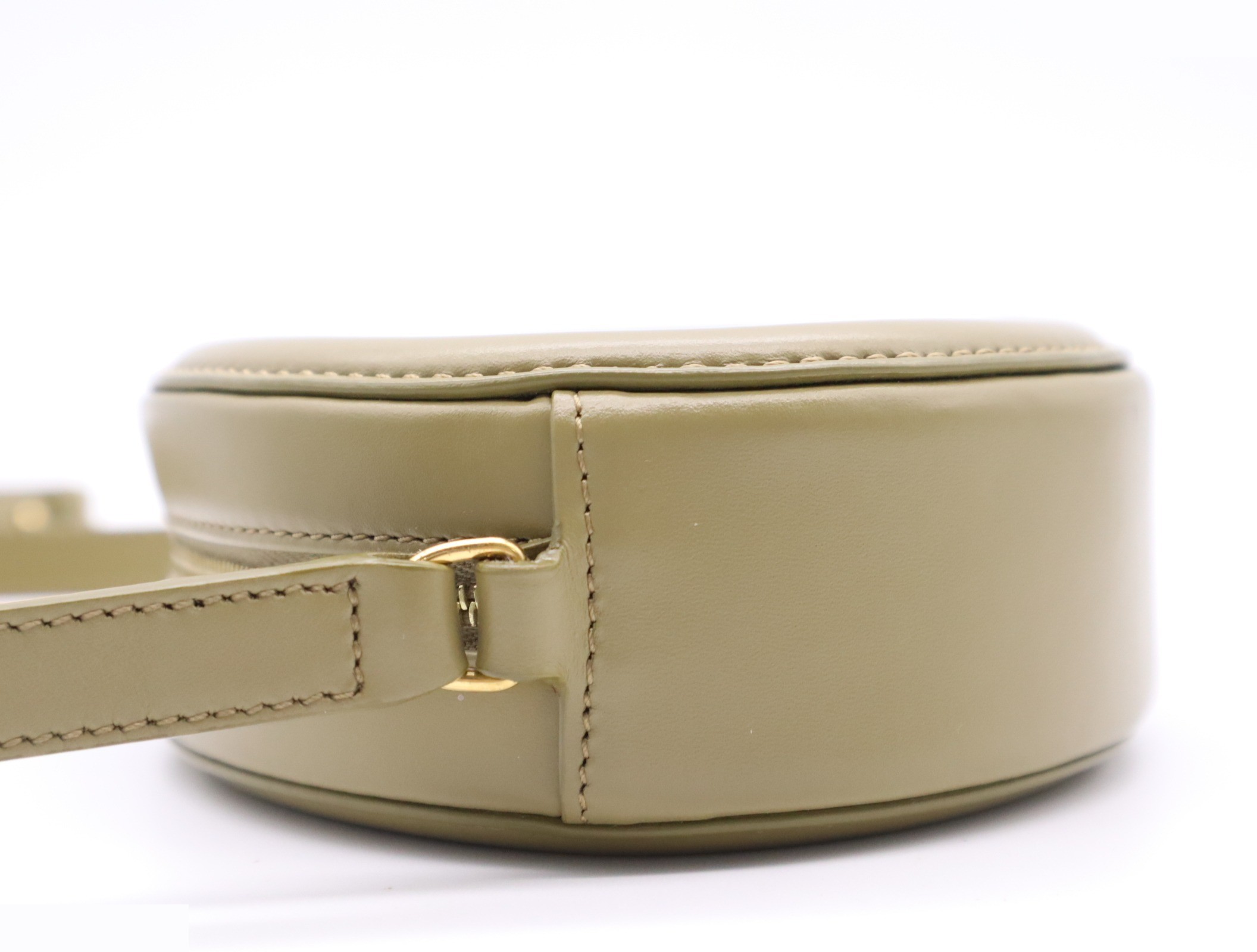 Leather oval purse, Cuir shoulder bag, green, gold hardware. — view 3