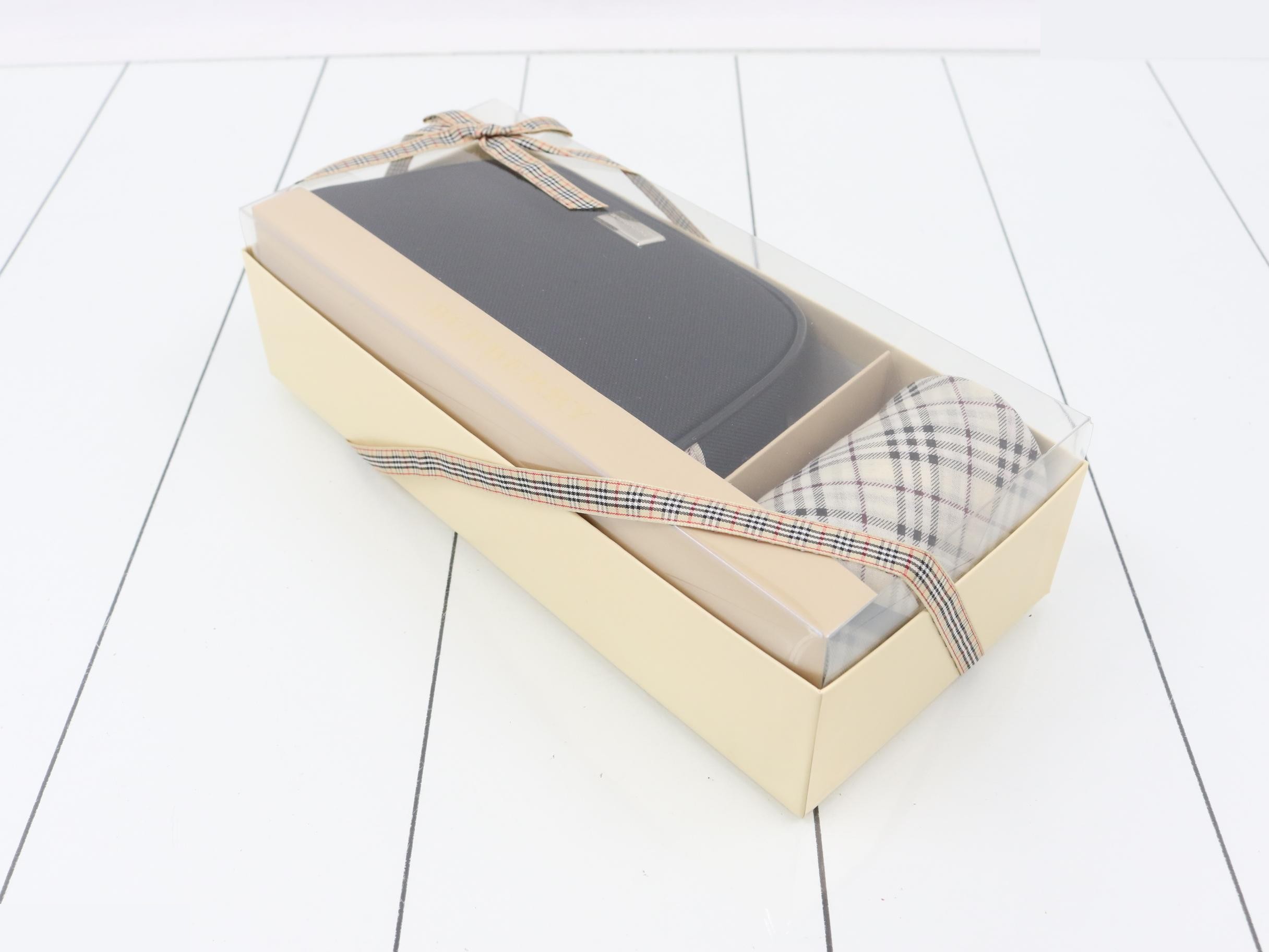 Unused Burberry pouch and handkerchief, with box. — view 2