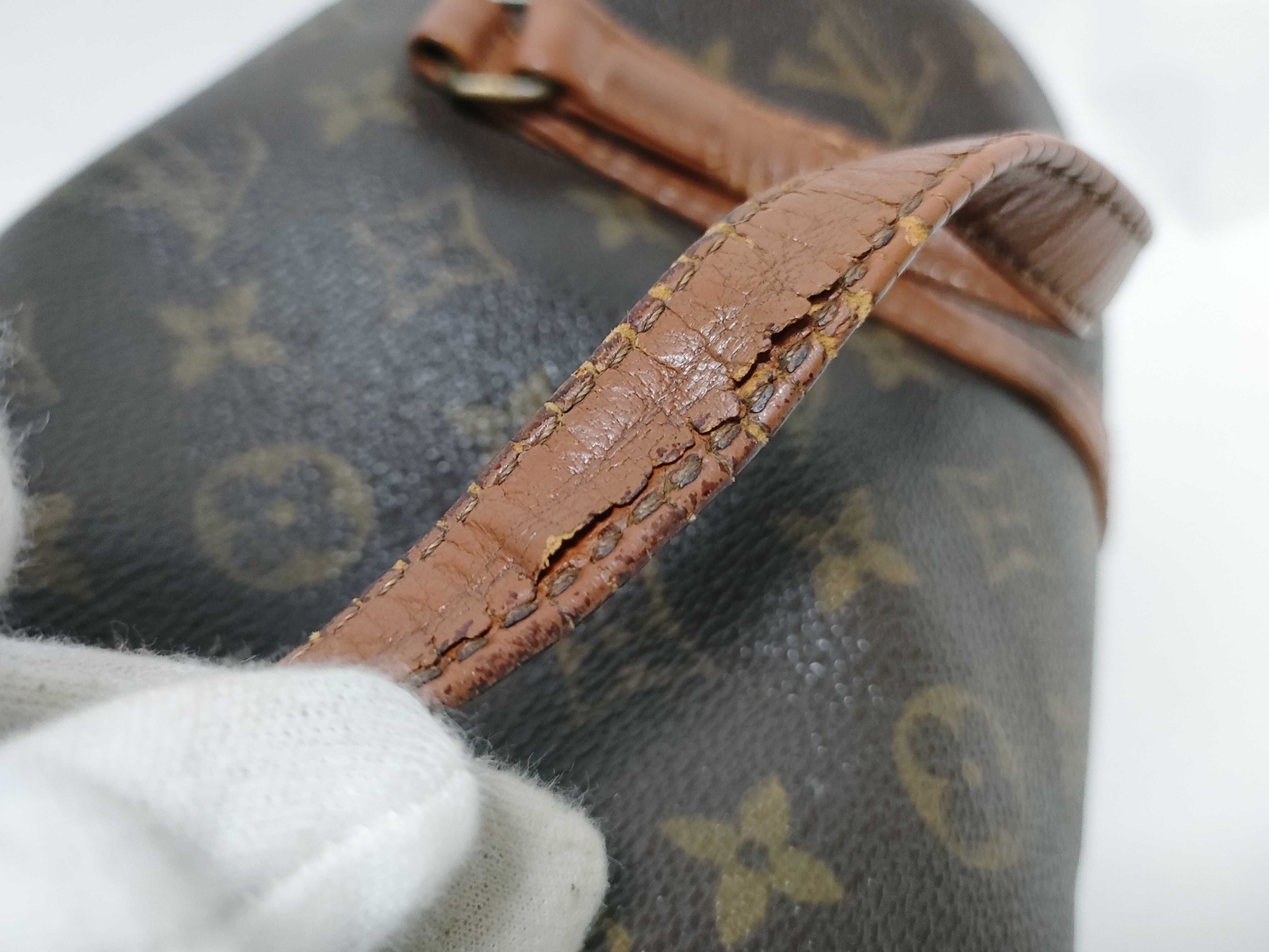 Monogram Louis Vuitton Papillon 30 Handbag with Pouch — view 15