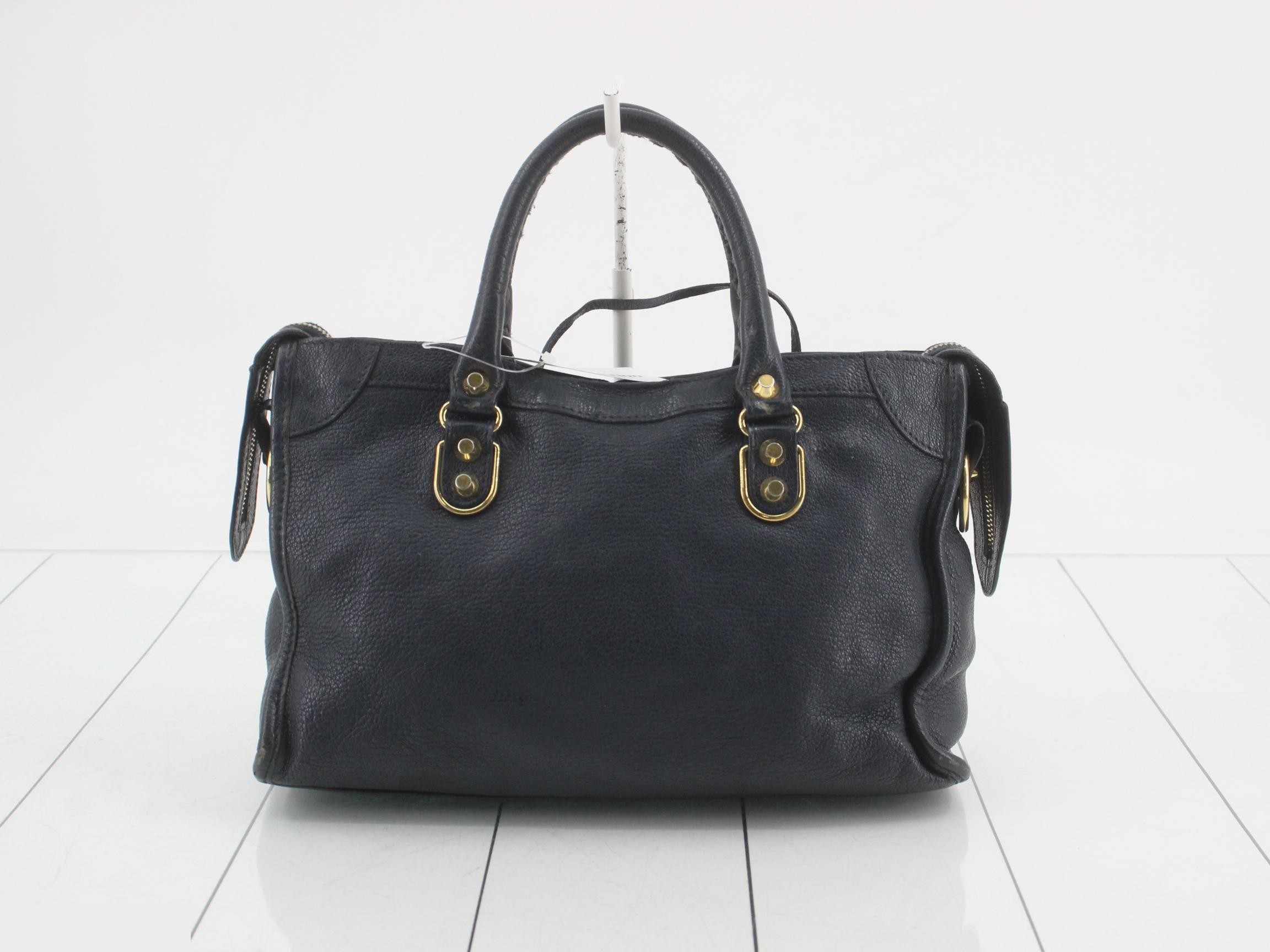 Classic handbag — view 2