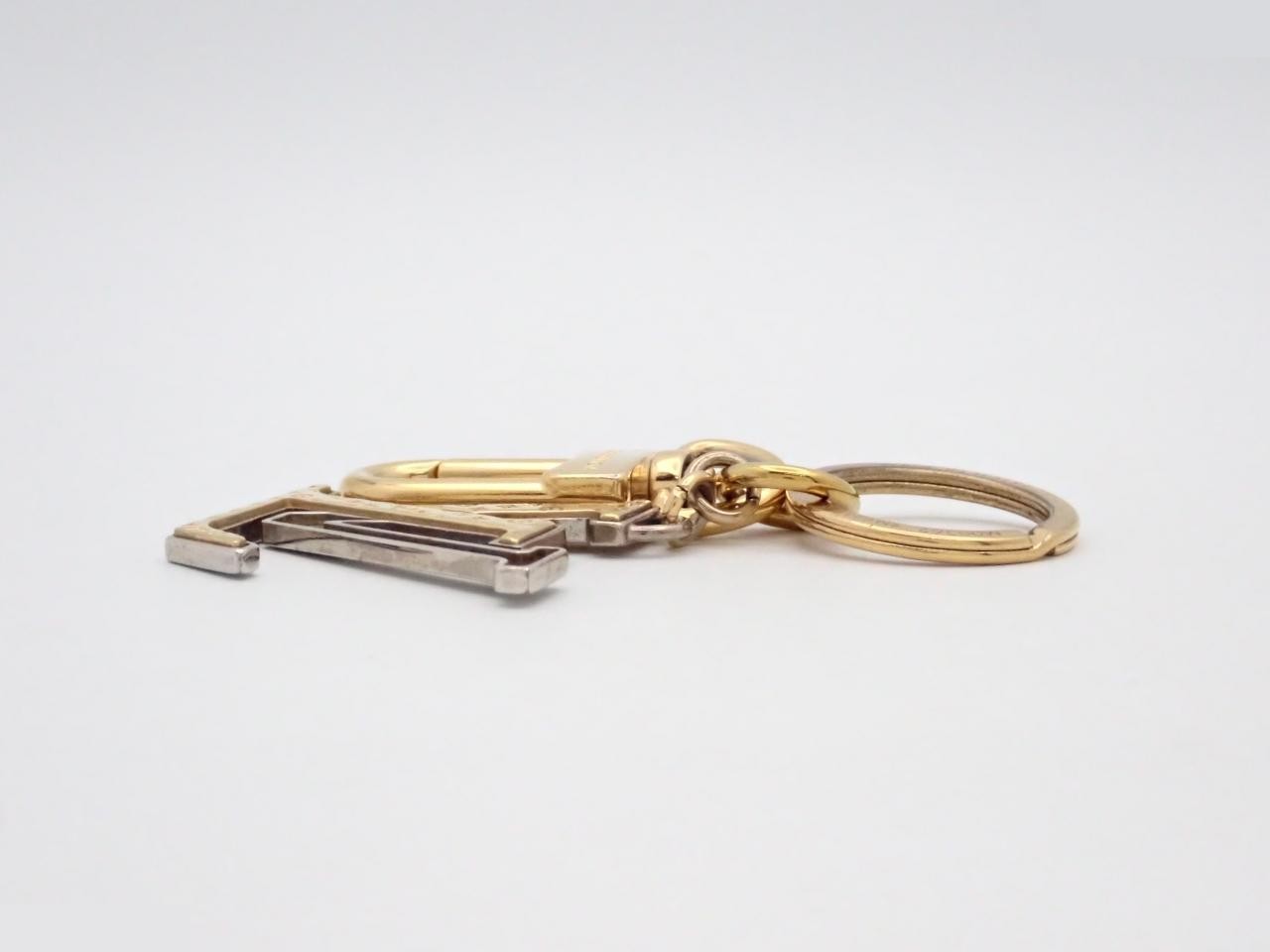 charm — view 3
