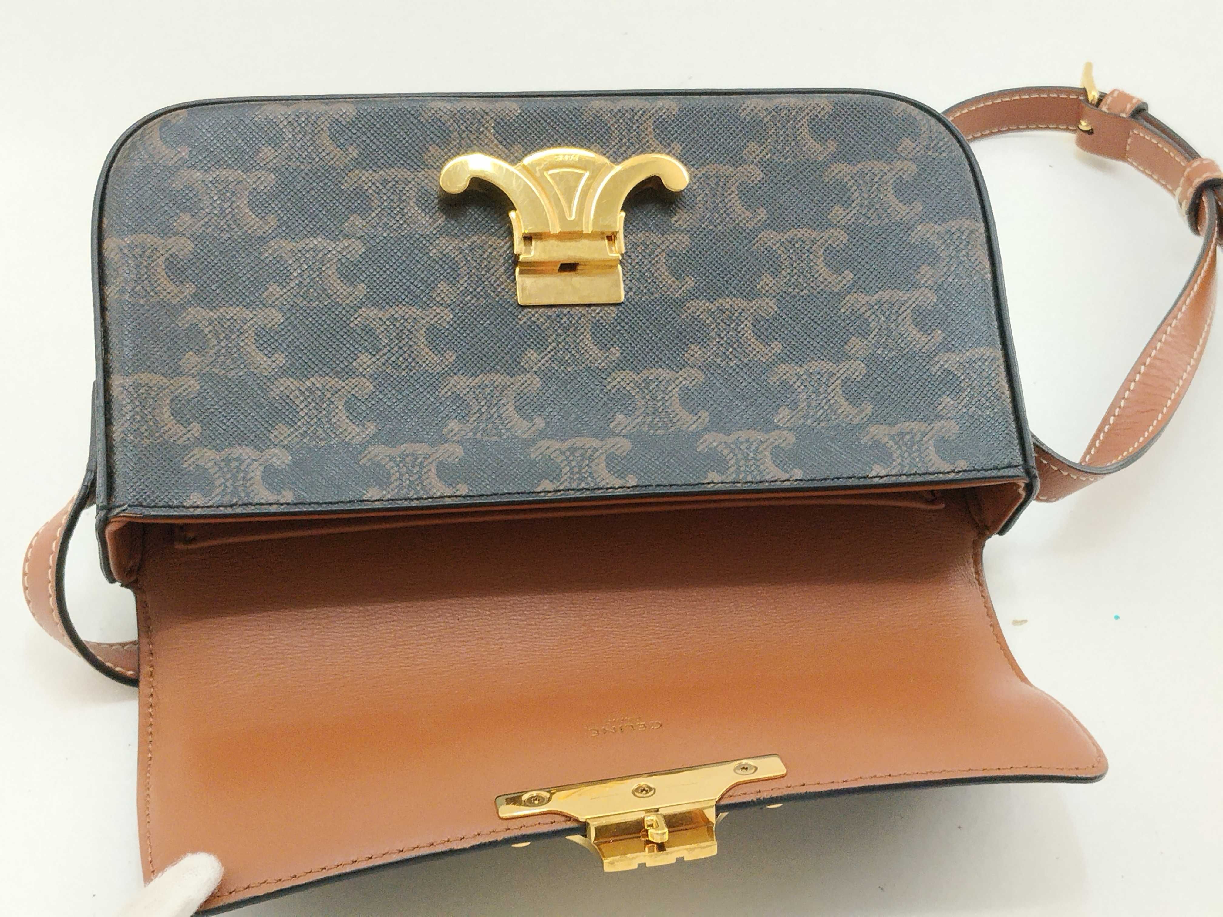 Triomphe Claude Shoulder Bag — view 10