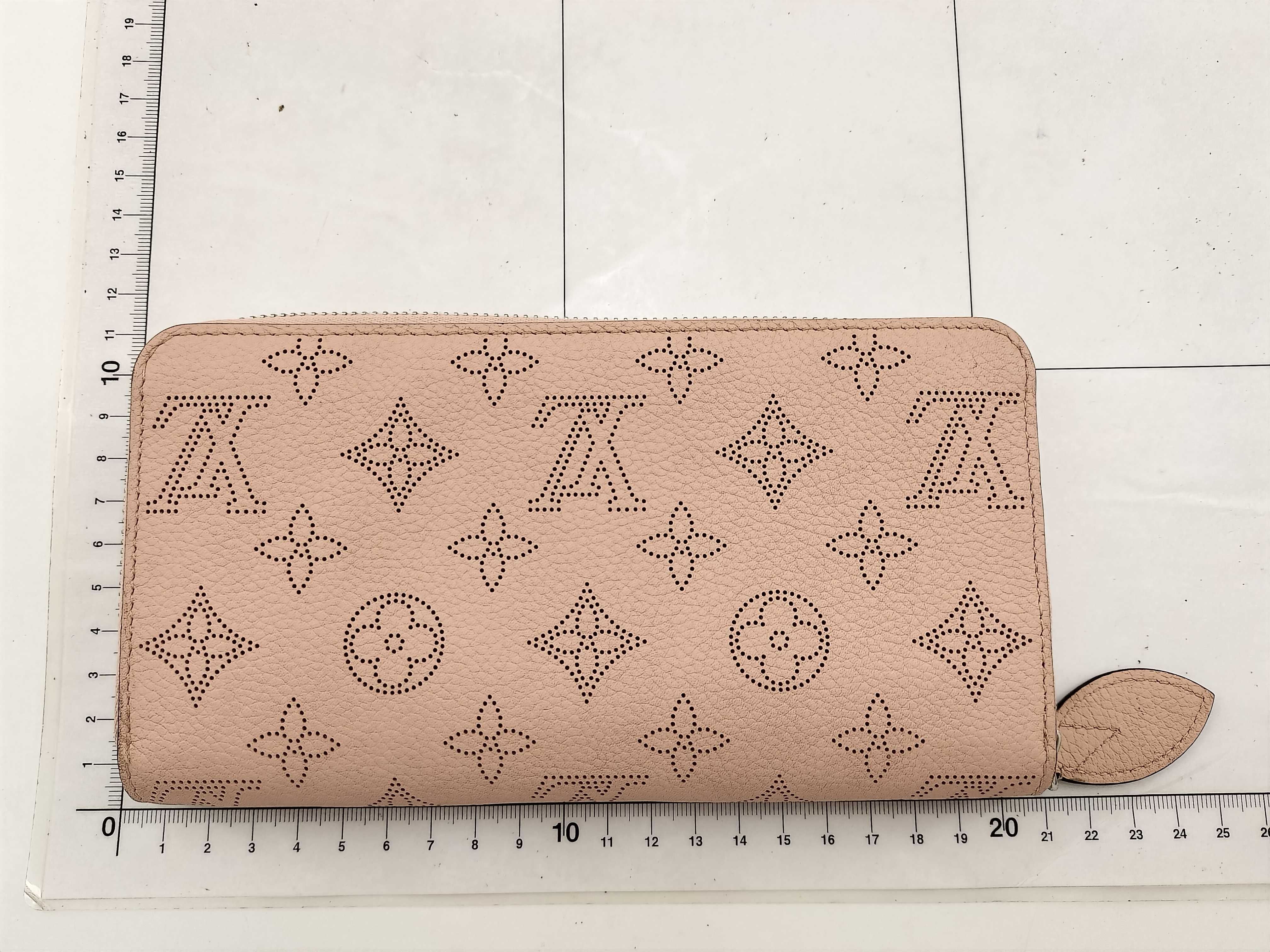 Mahina Monogram Mahina Zippy Wallet Magnolia — view 2