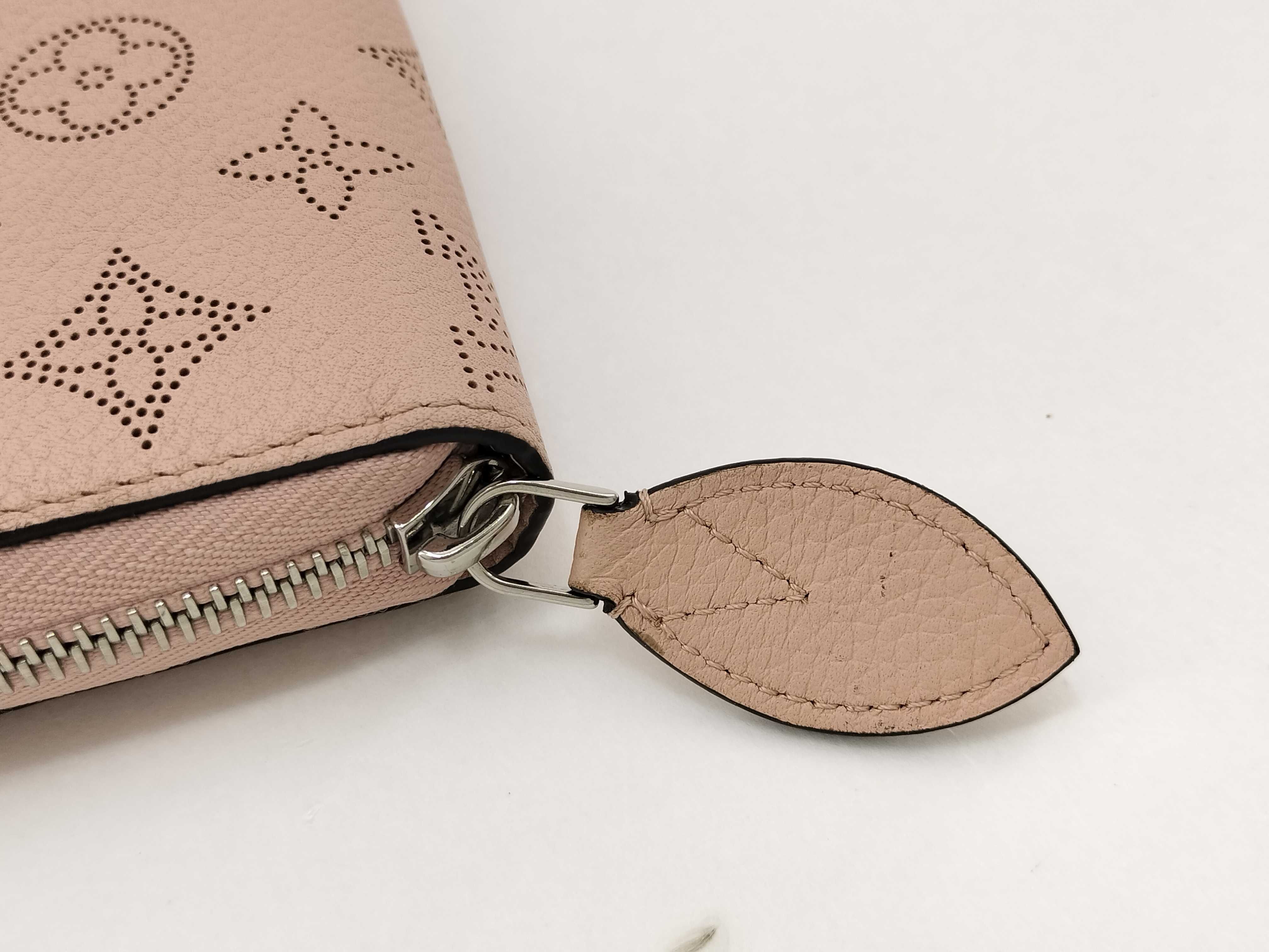 Mahina Monogram Mahina Zippy Wallet Magnolia — view 15