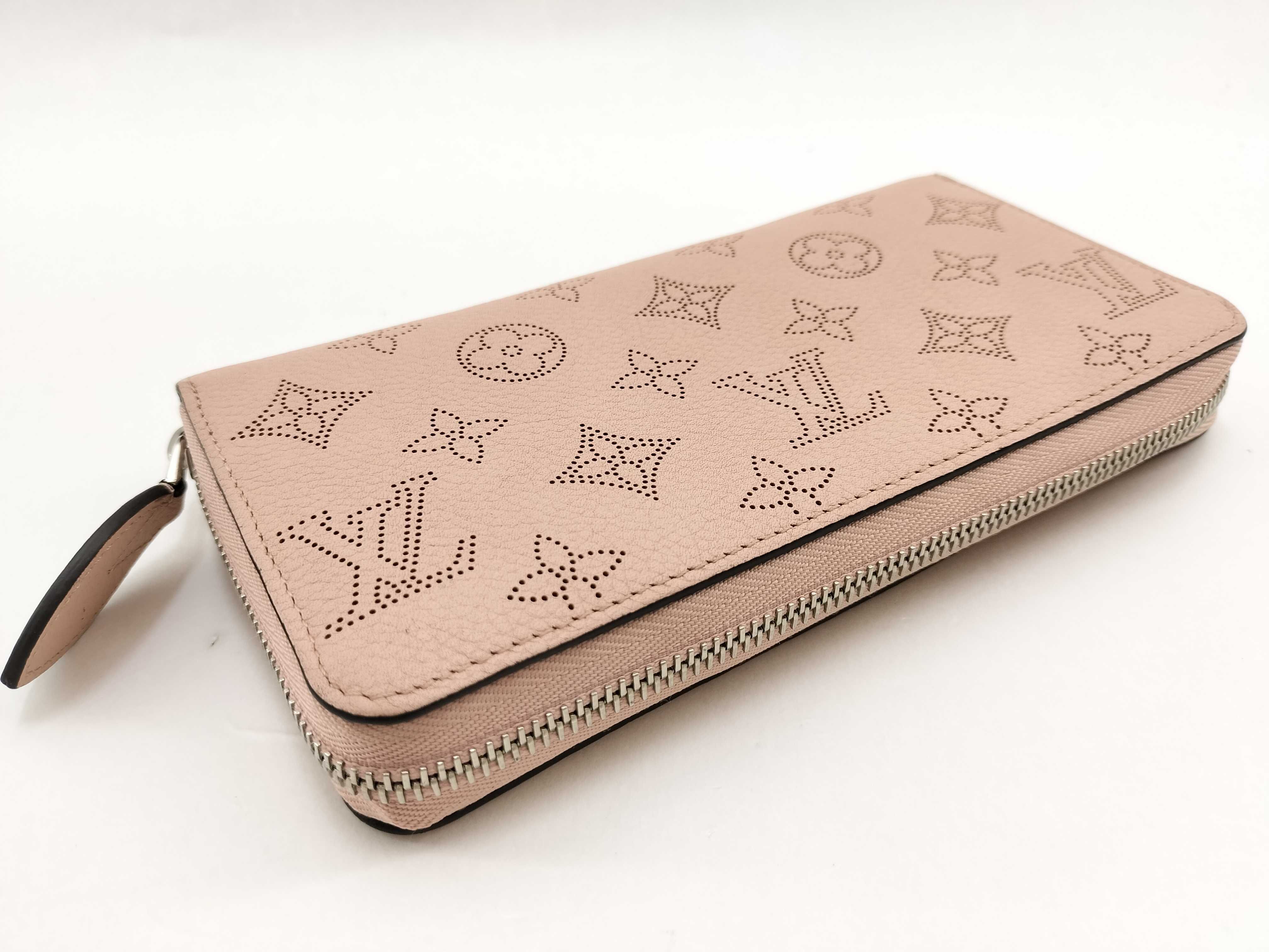 Mahina Monogram Mahina Zippy Wallet Magnolia — view 7