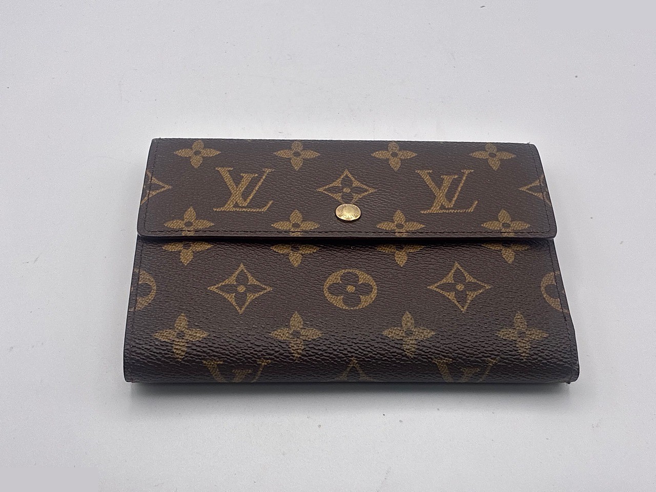 Monogram Papier — view 3