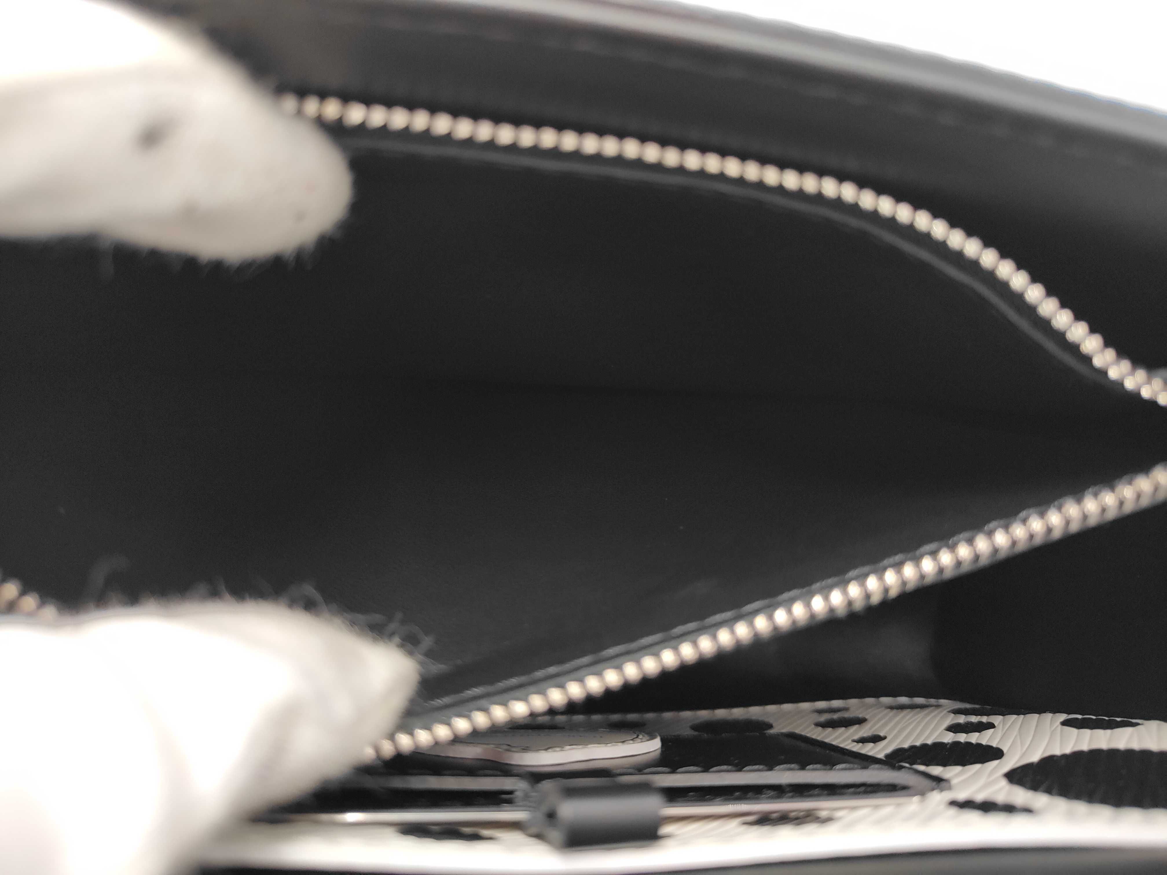 Epi Yayoi Kusama Twist Chain Shoulder Bag — view 11