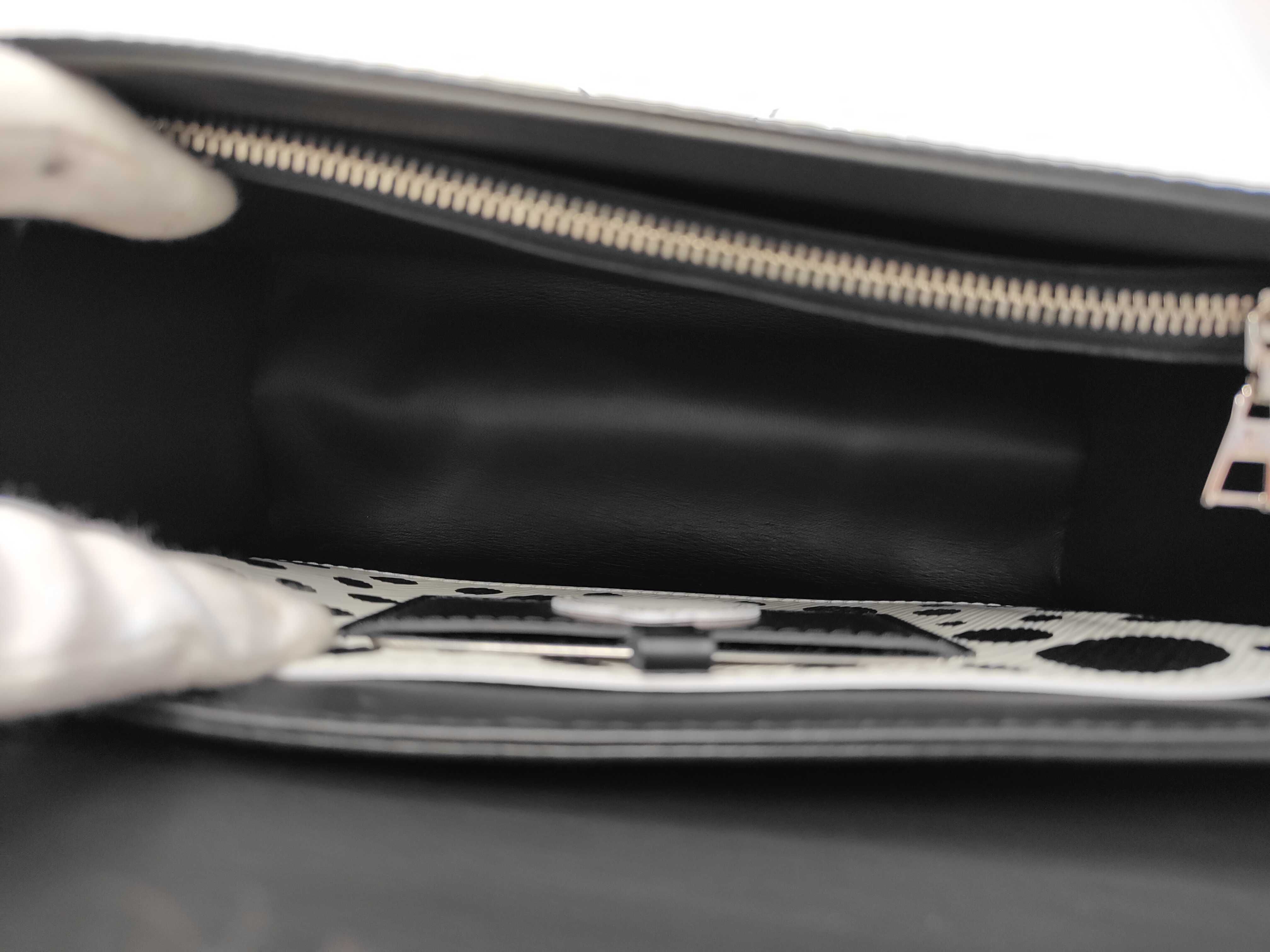 Epi Yayoi Kusama Twist Chain Shoulder Bag — view 10