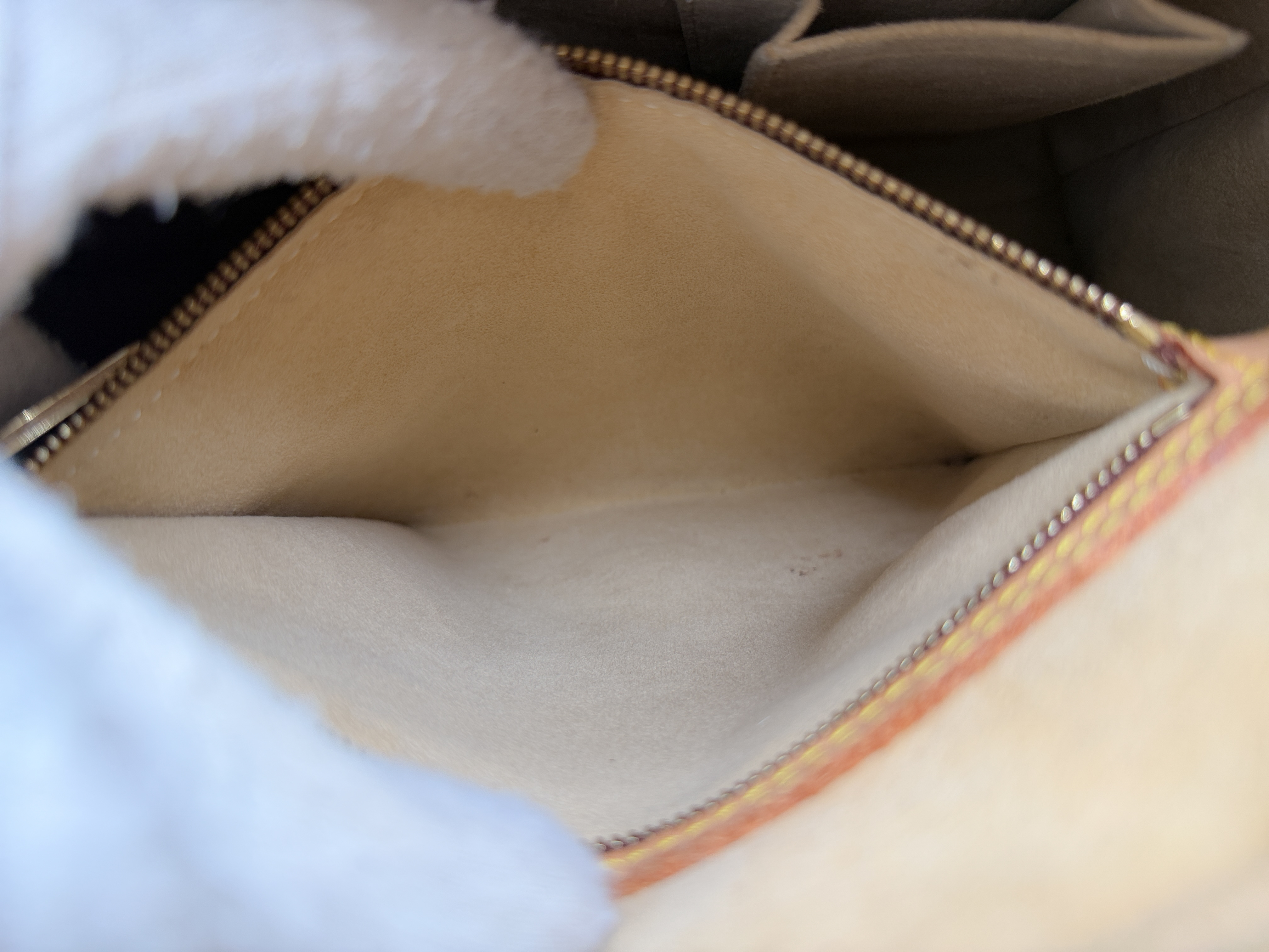 Monogram M51145 Looping GM MI0090 Shoulder Bag — view 11