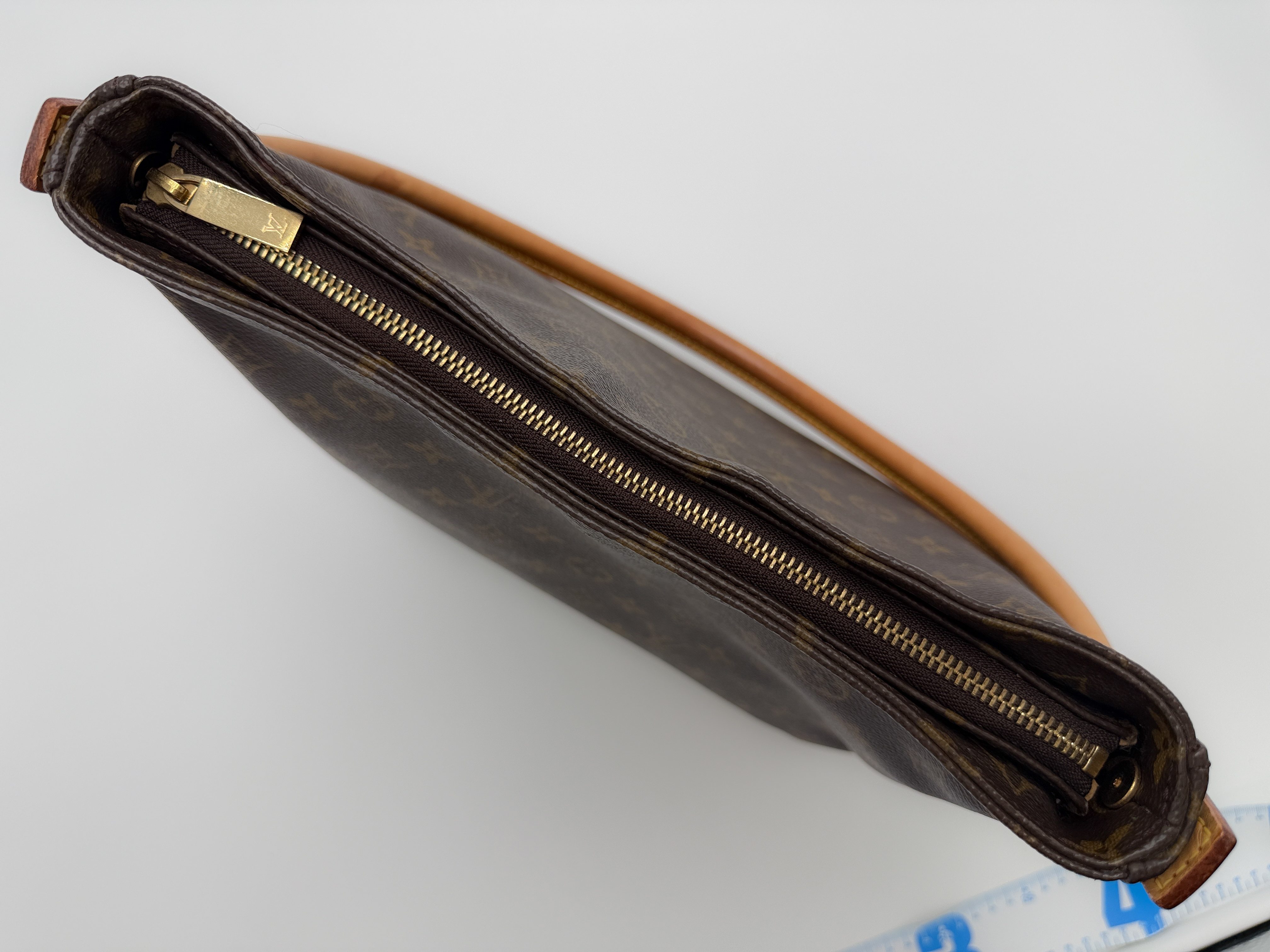 Monogram M51145 Looping GM MI0090 Shoulder Bag — view 10