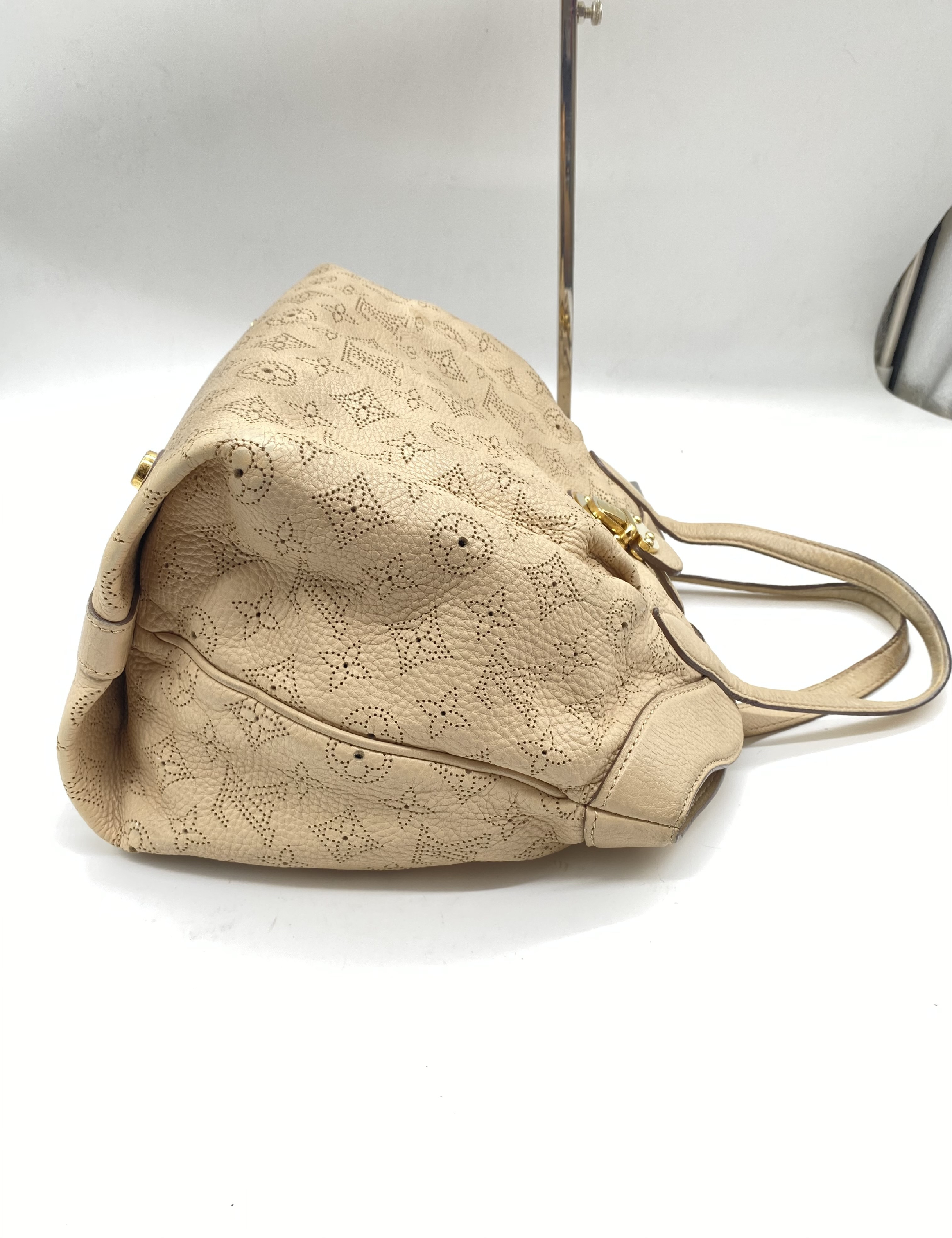 Monogram Mahina Seals PM TJ0151 Tote Bag — view 5
