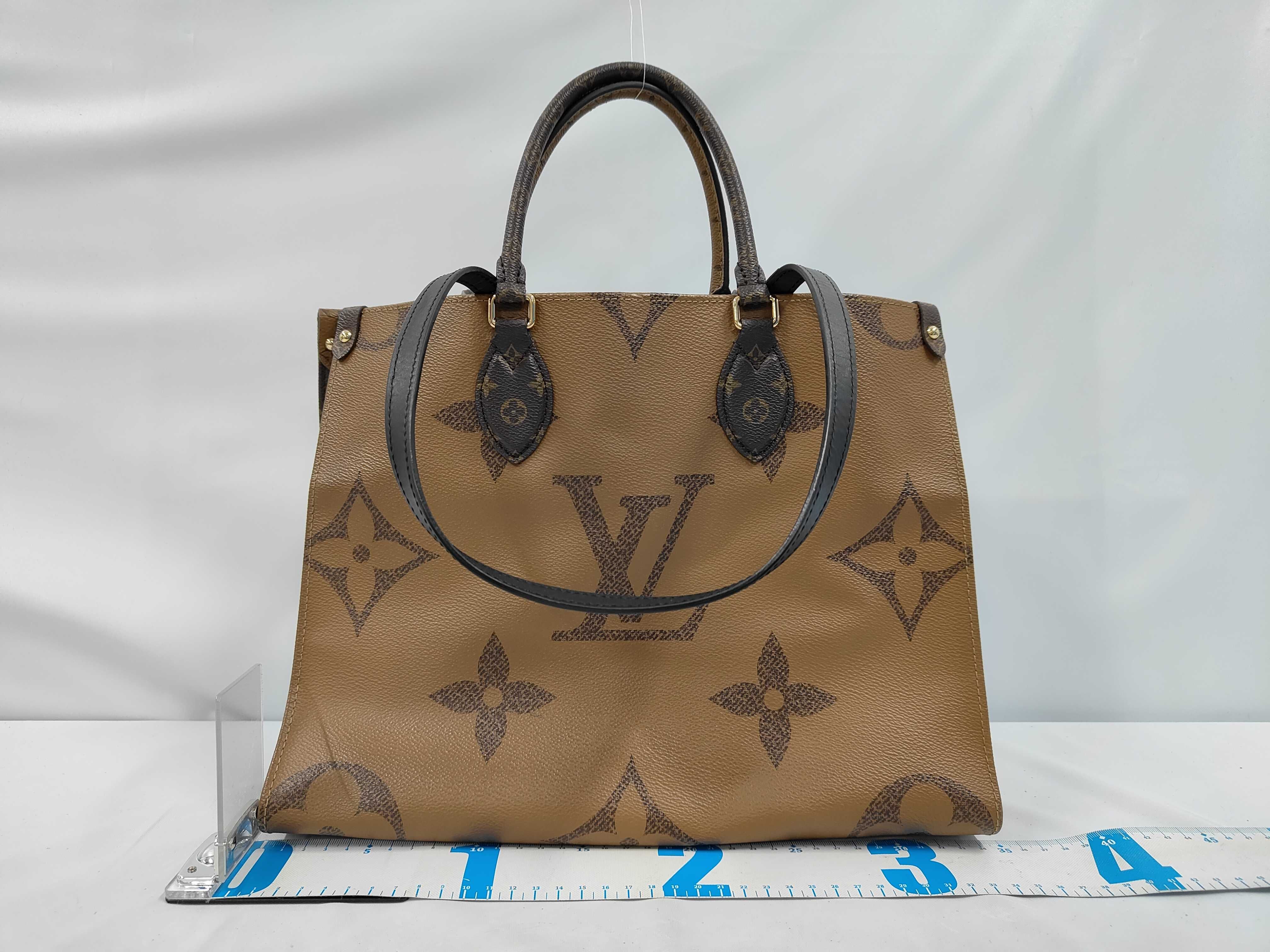 Monogram M45321 OnTheGo MM Tote Bag — view 2
