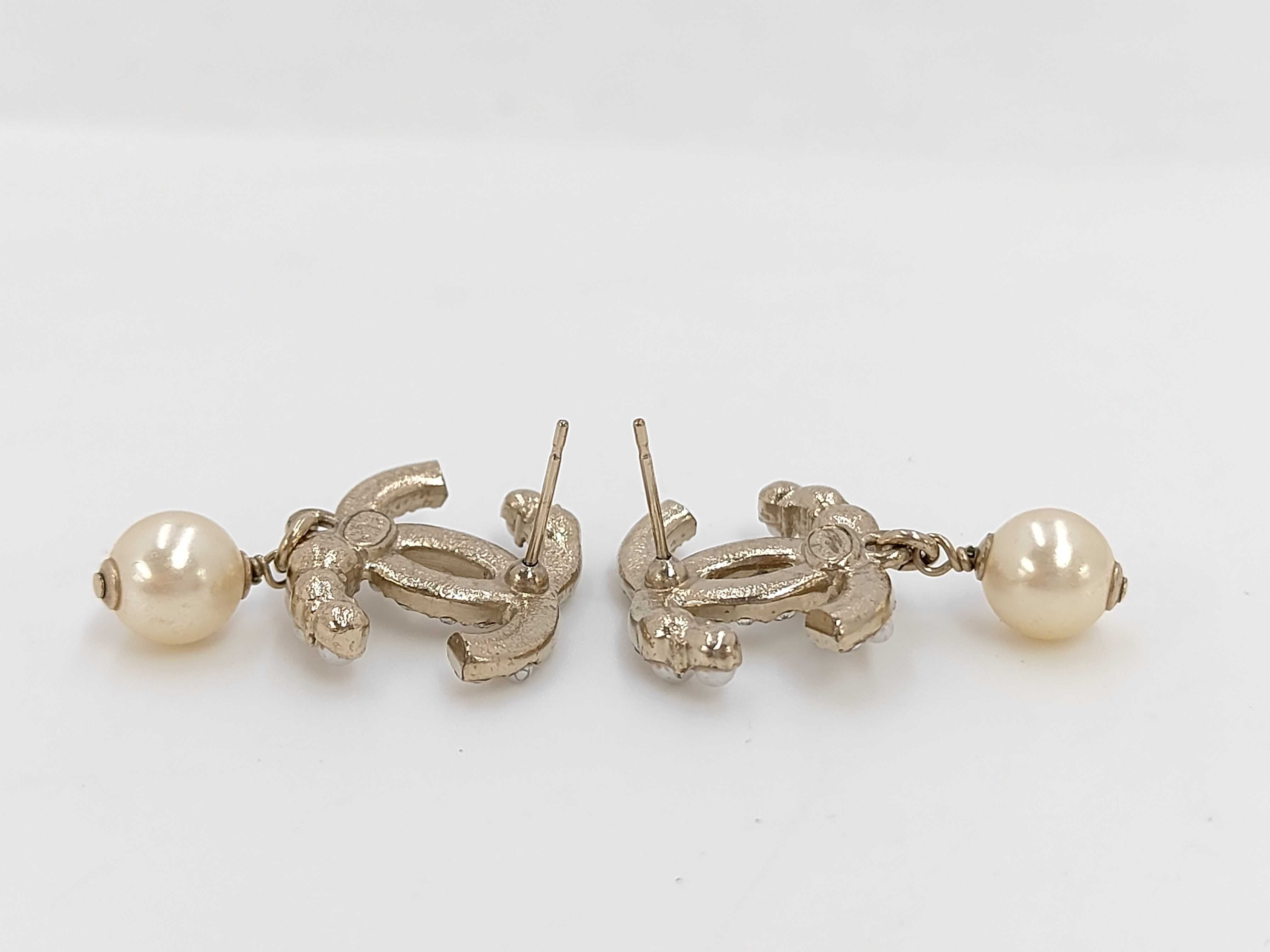 Coco Mark Gold Stone Pearl Earrings — view 4
