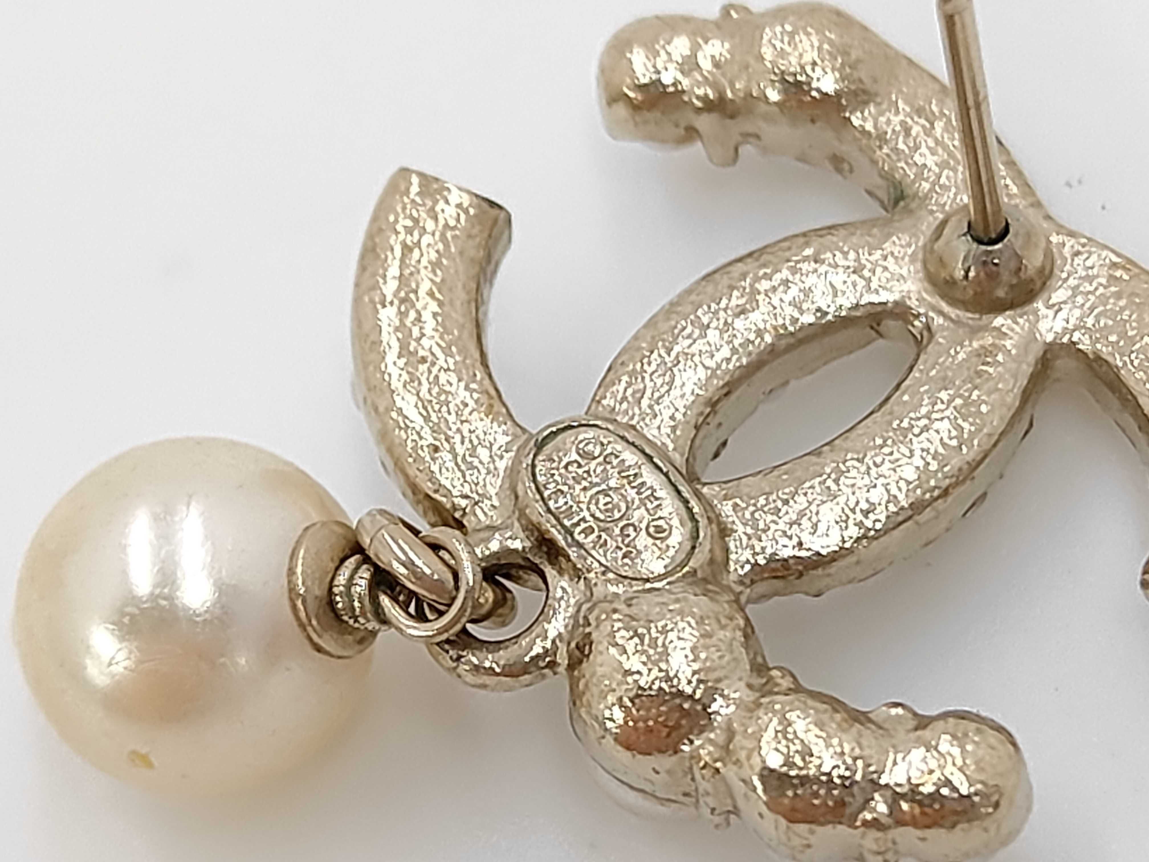 Coco Mark Gold Stone Pearl Earrings — view 5