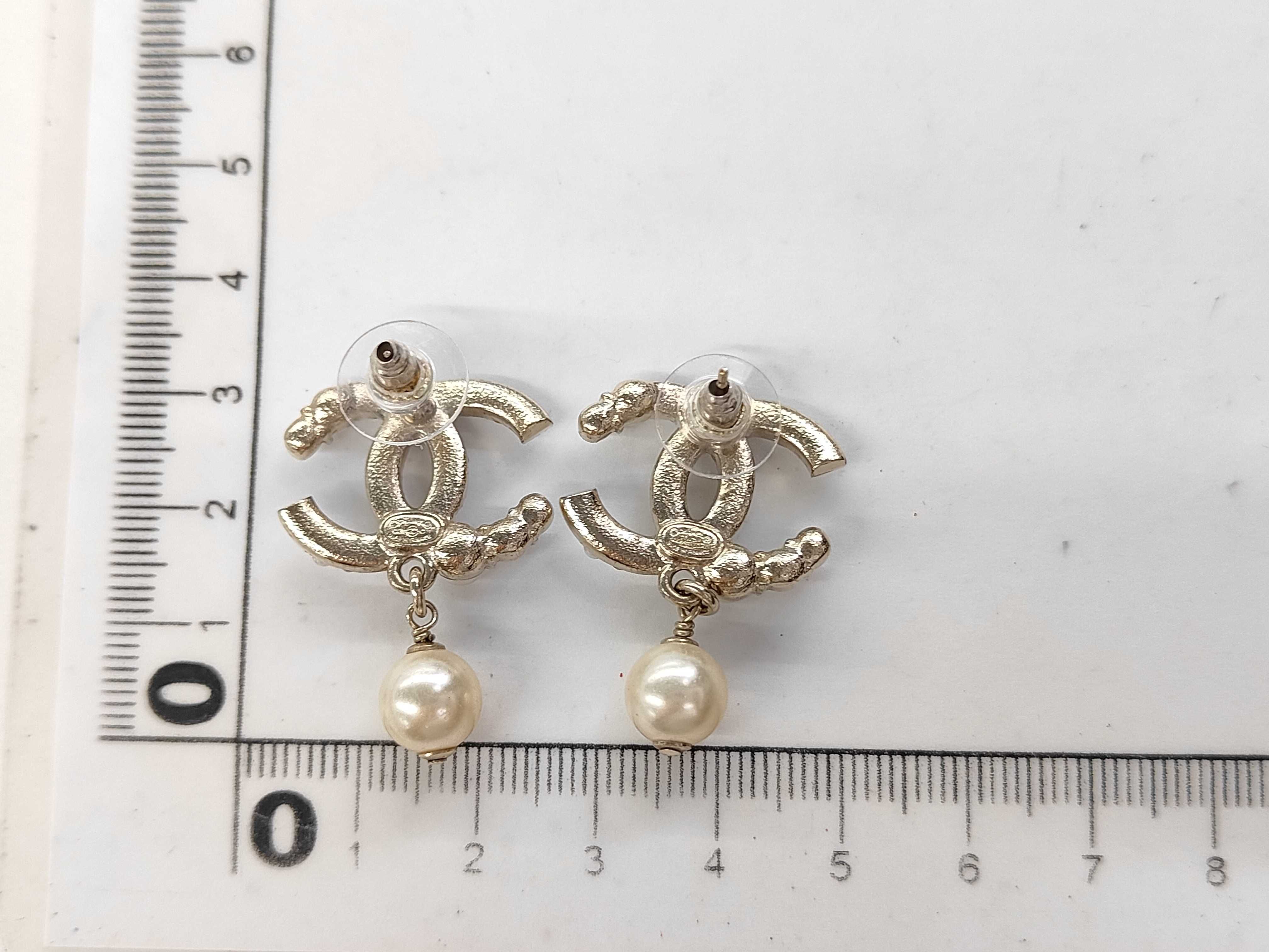 Coco Mark Gold Stone Pearl Earrings — view 7