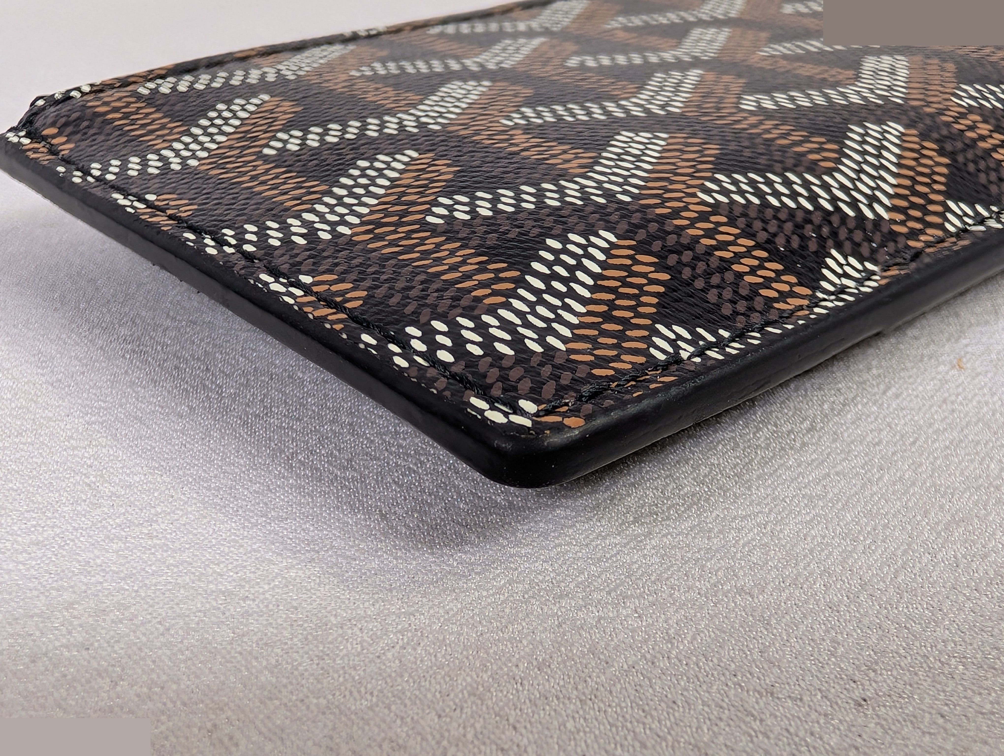 Fragment case, card case, coin case — view 4