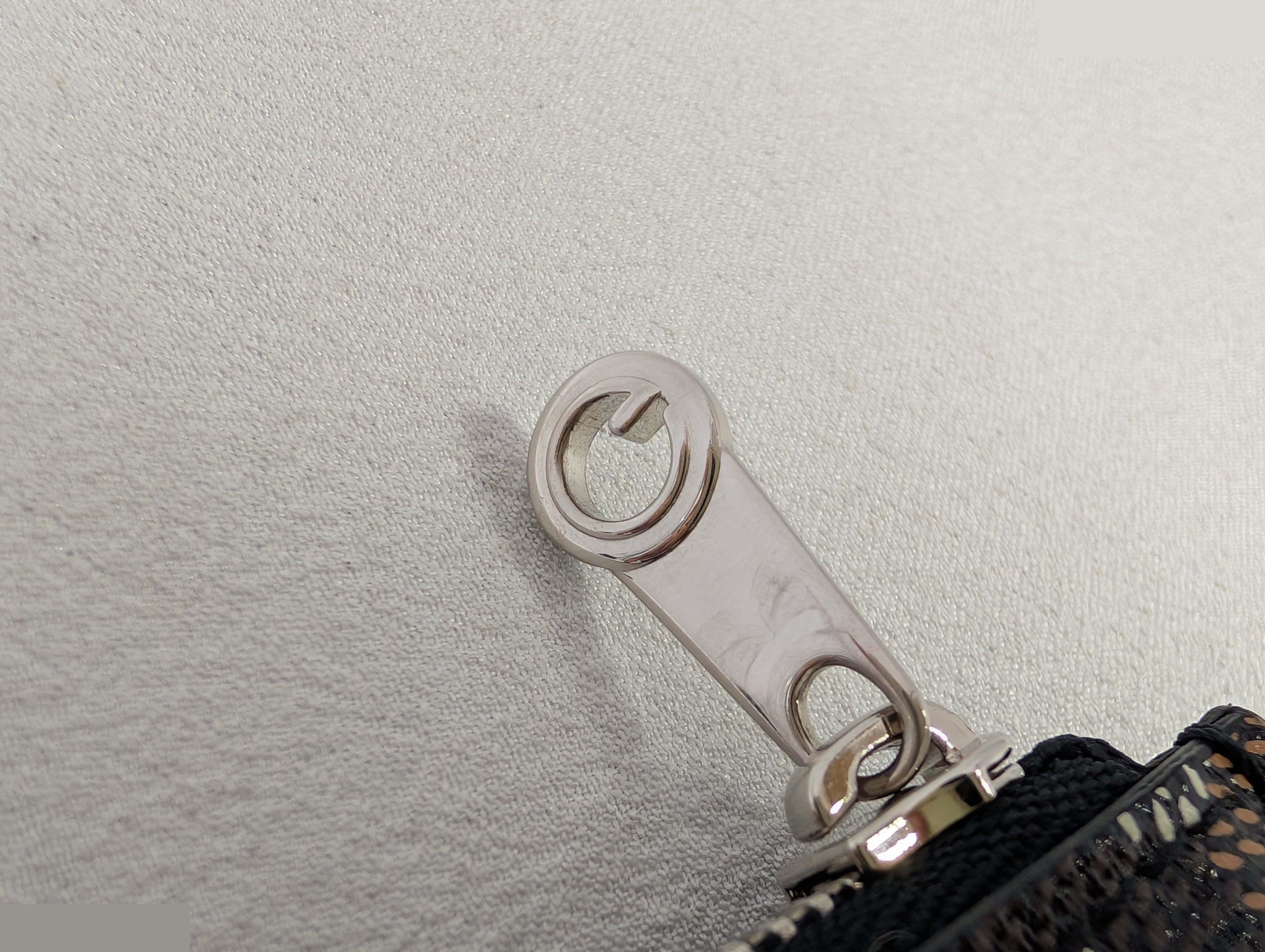 Fragment case, card case, coin case — view 5