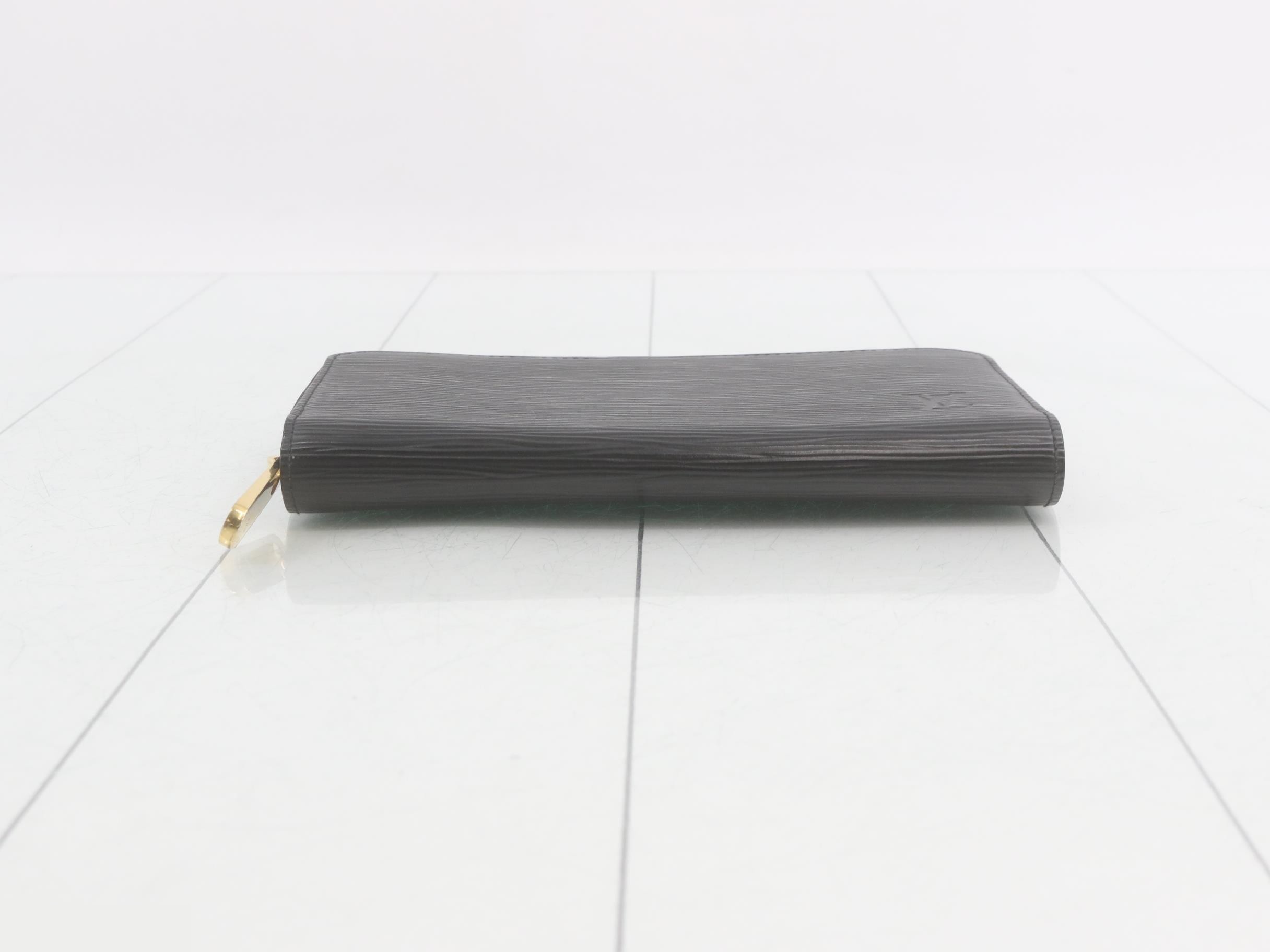 M68755 Zippy Wallet Noir — view 3