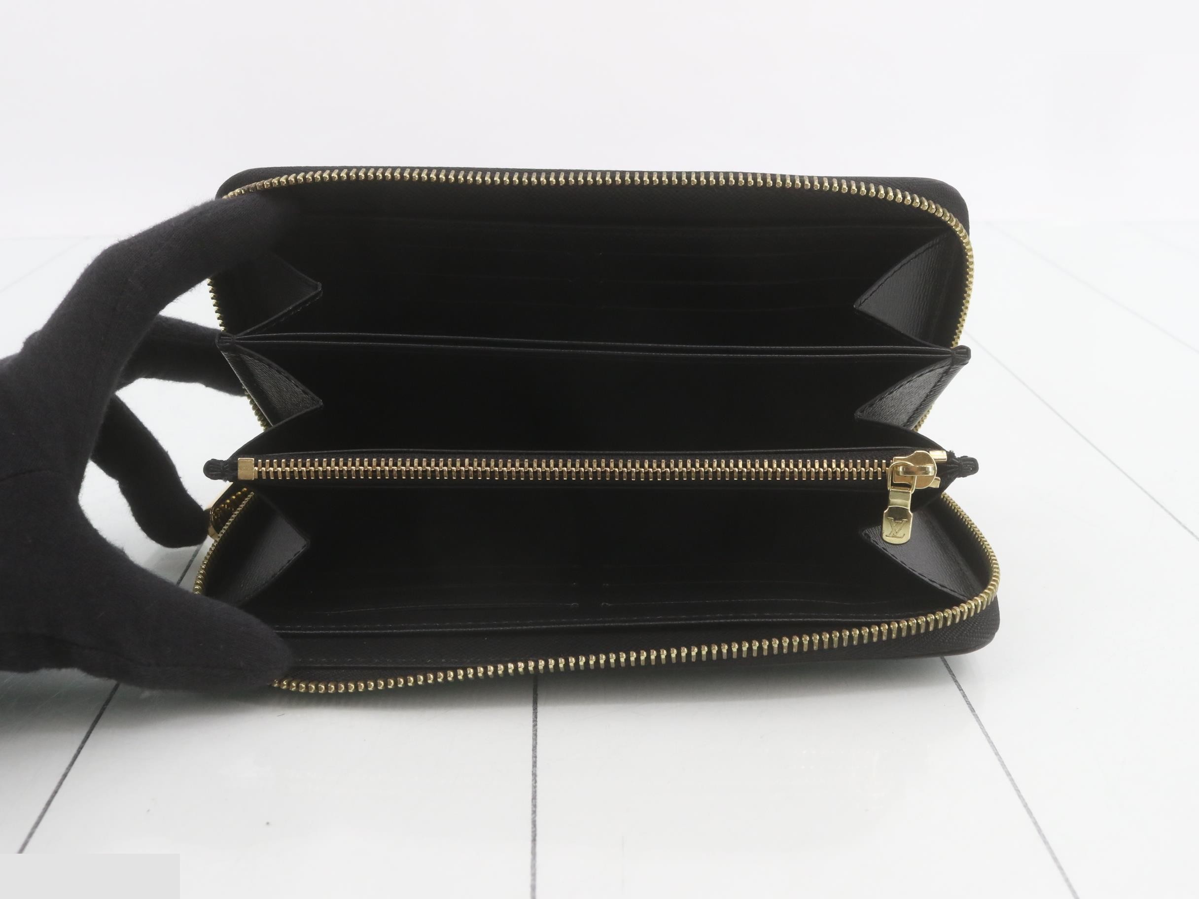 M68755 Zippy Wallet Noir — view 4