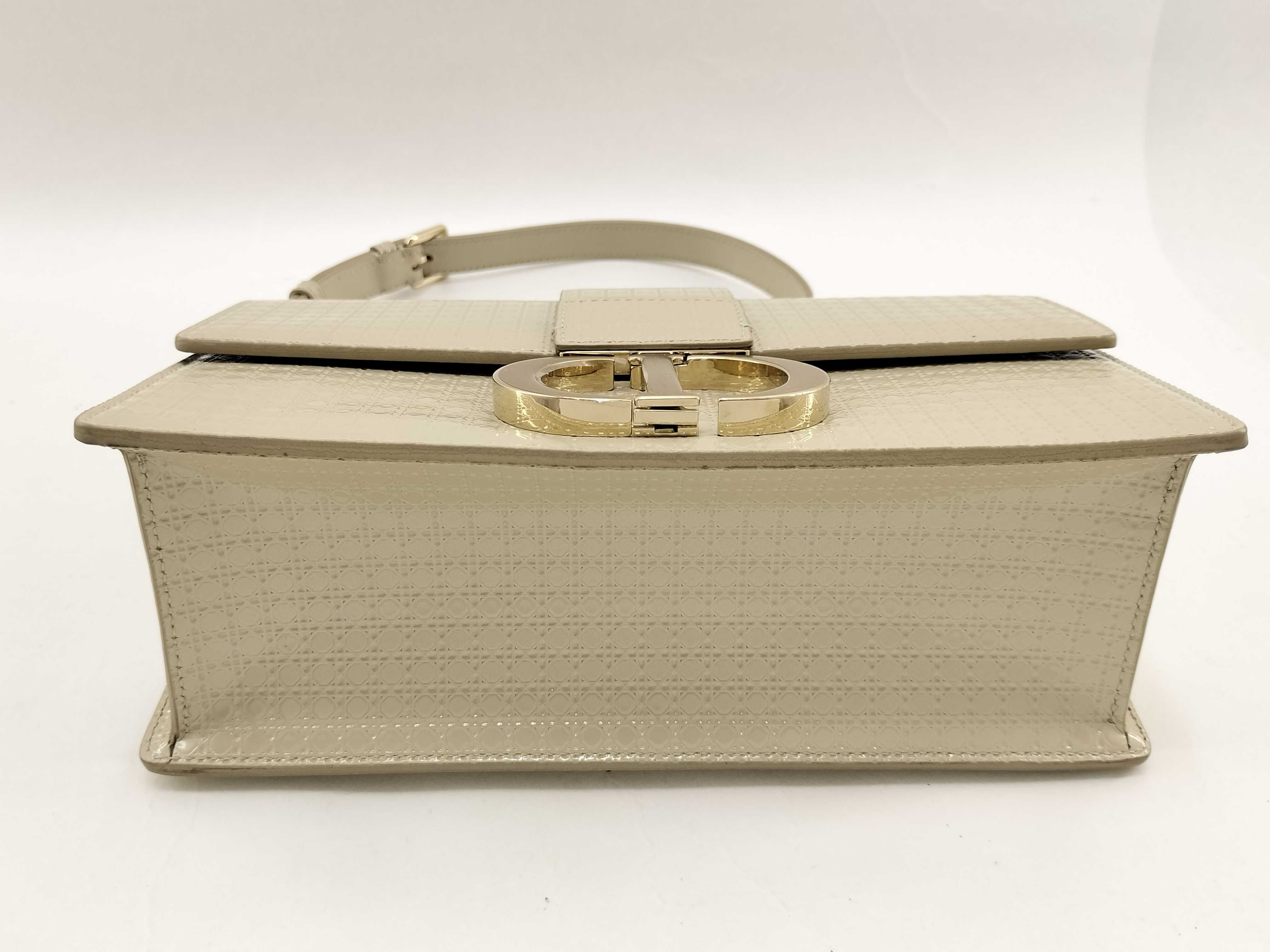 30 Montaigne Chain Shoulder Bag — view 3
