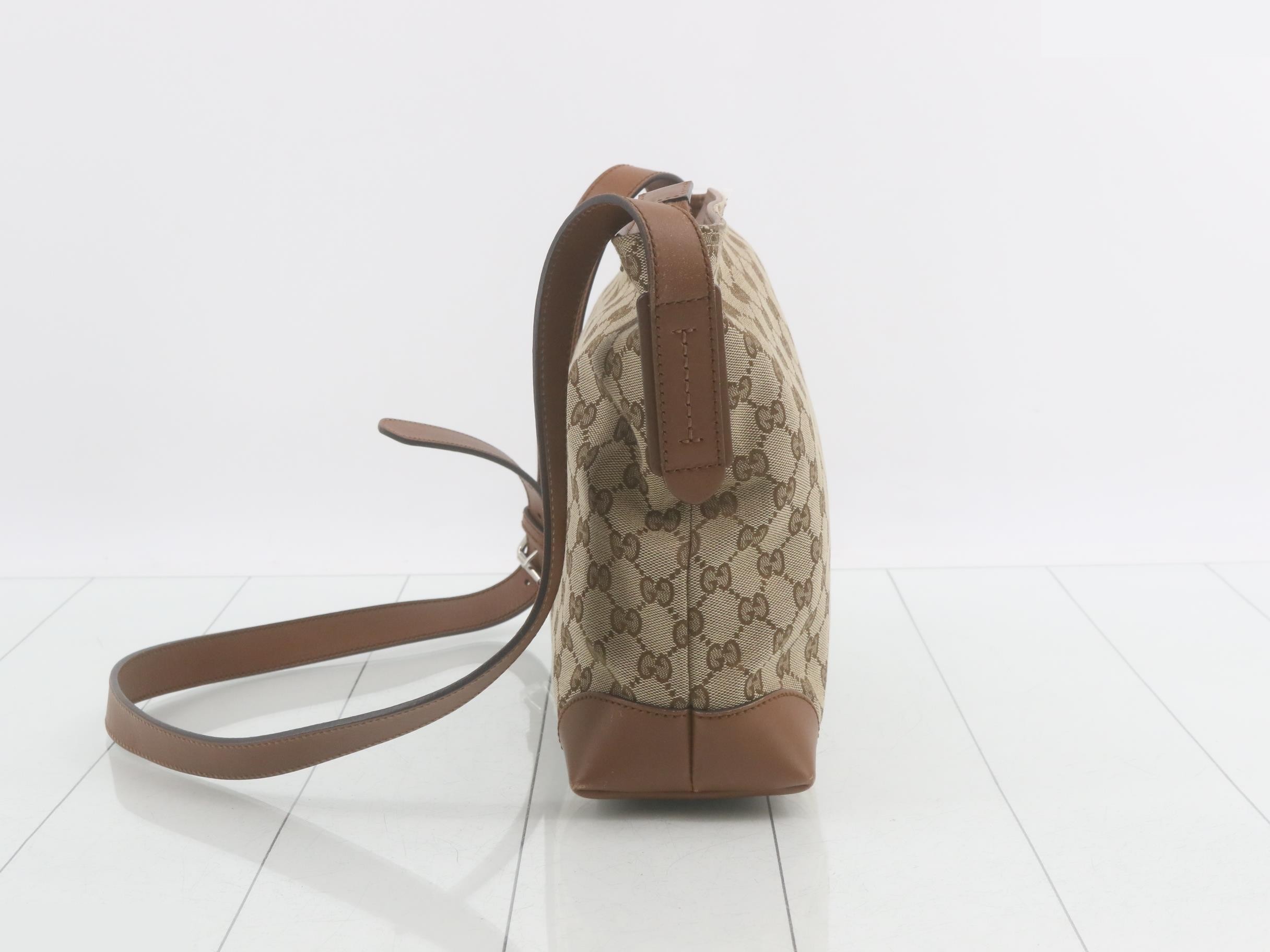 GG Canvas Shoulder Bag — view 3