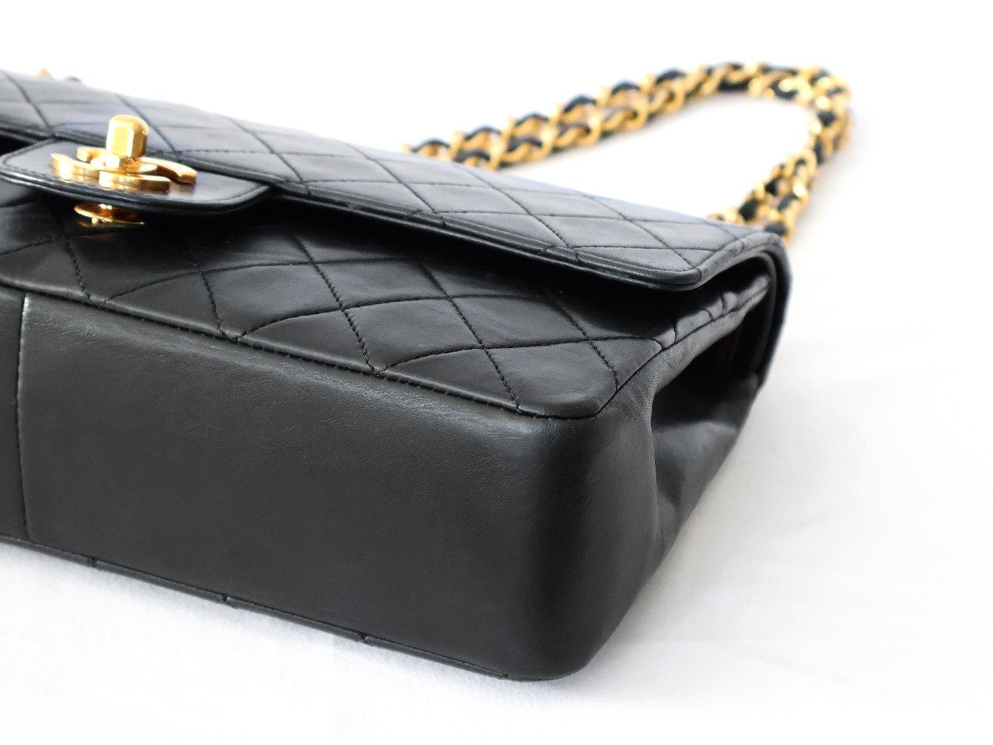 Matelassé 25 Lambskin Double Flap Double Chain Shoulder Bag, Black — view 4