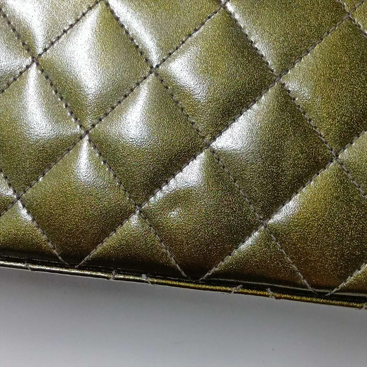 Matelassé Patent Leather Vanity Bag, Green with Gold Hardware, Item No. 3604682 (Serial Number 3) — view 13