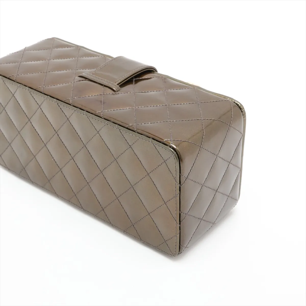 Matelassé Patent Leather Vanity Bag, Green with Gold Hardware, Item No. 3604682 (Serial Number 3) — view 3
