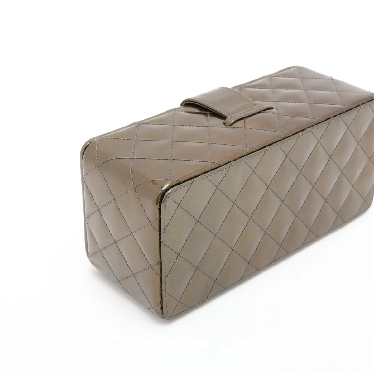 Matelassé Patent Leather Vanity Bag, Green with Gold Hardware, Item No. 3604682 (Serial Number 3) — view 4