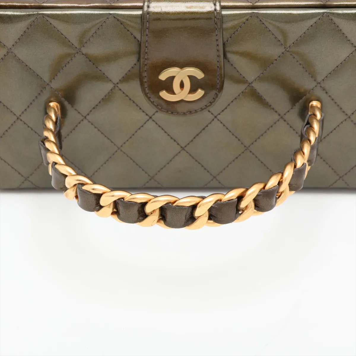 Matelassé Patent Leather Vanity Bag, Green with Gold Hardware, Item No. 3604682 (Serial Number 3) — view 5