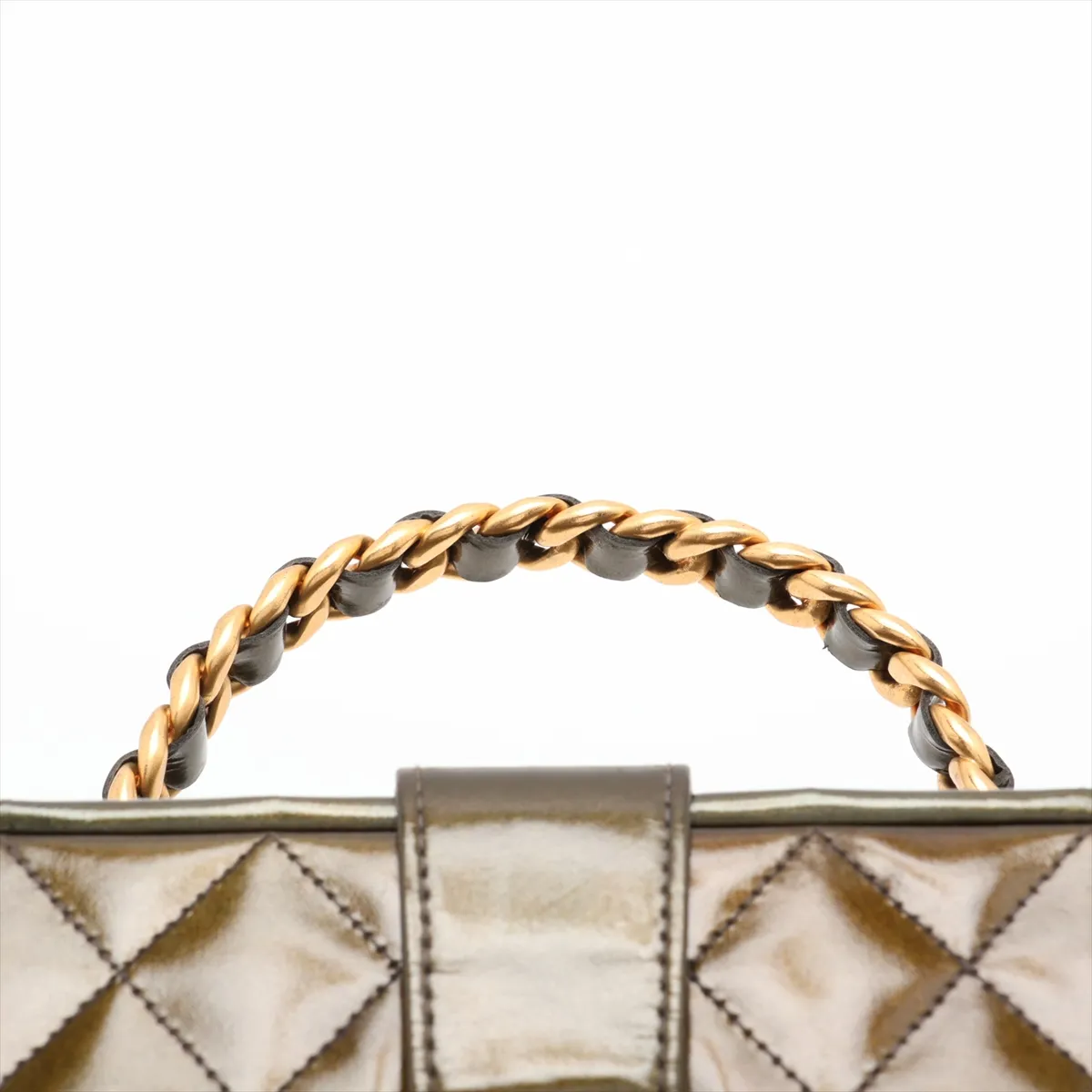 Matelassé Patent Leather Vanity Bag, Green with Gold Hardware, Item No. 3604682 (Serial Number 3) — view 6