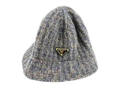 knit bucket hat and other accessories