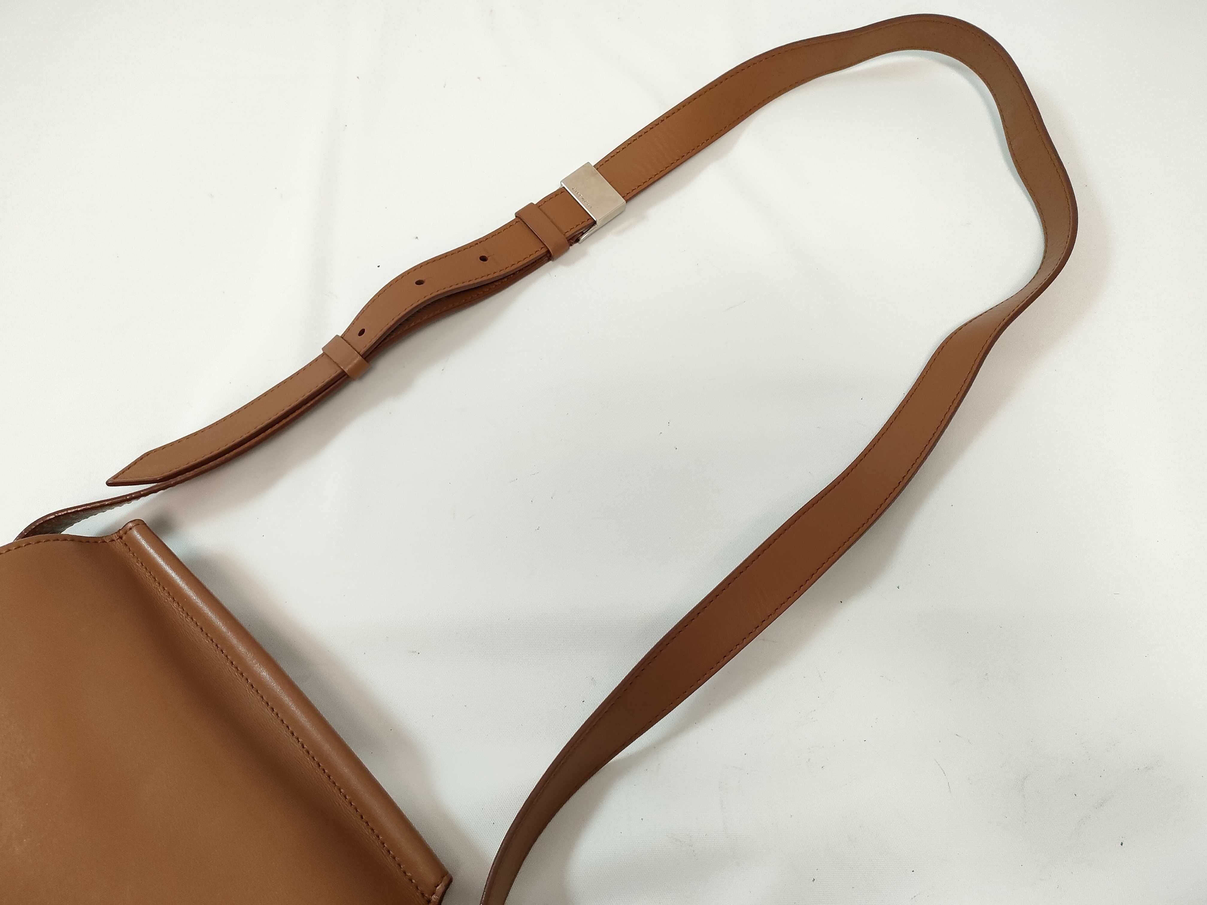 SG- Infinity Saddle Leather Shoulder Bag Brown — view 5