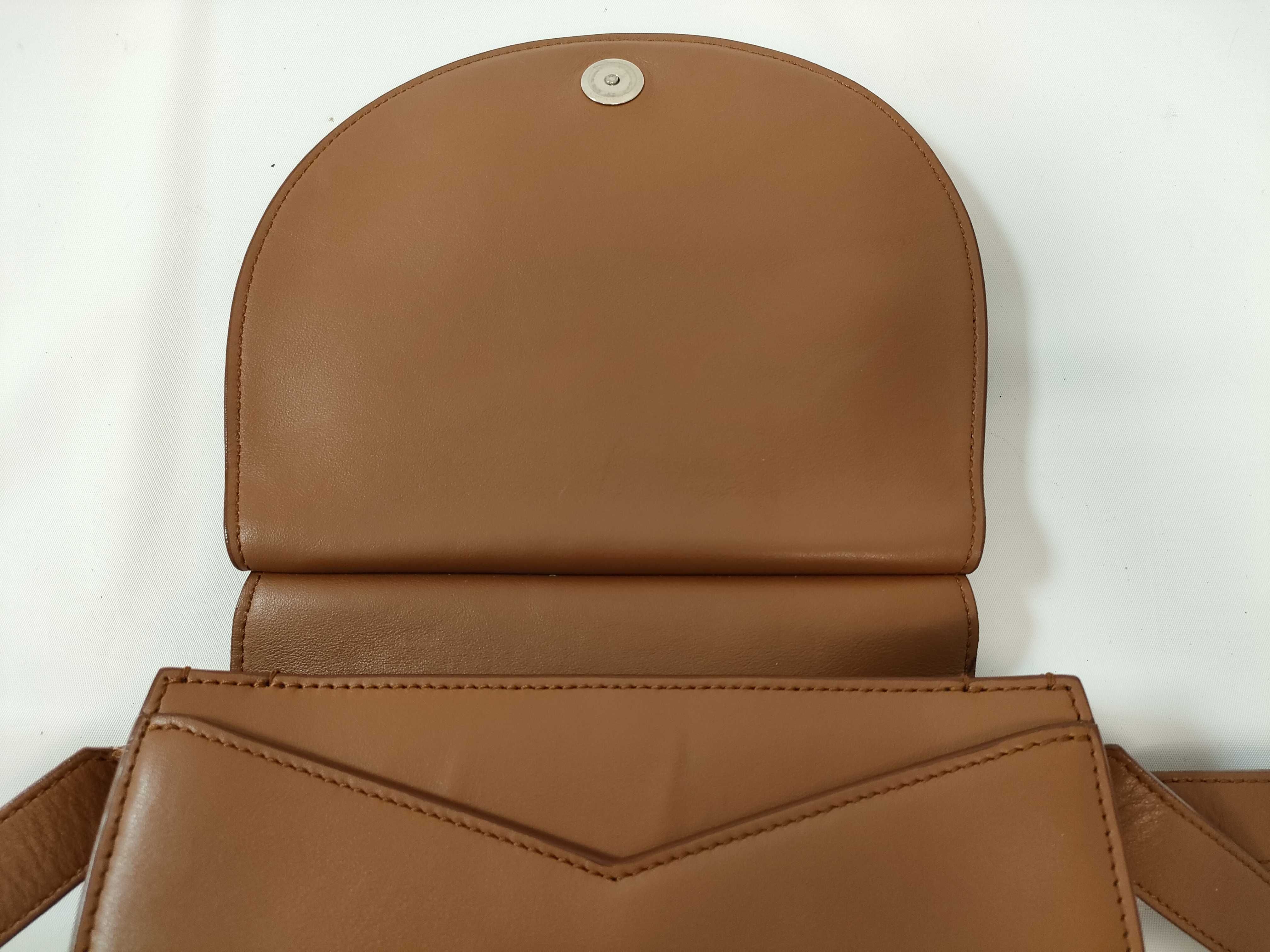 SG- Infinity Saddle Leather Shoulder Bag Brown — view 10
