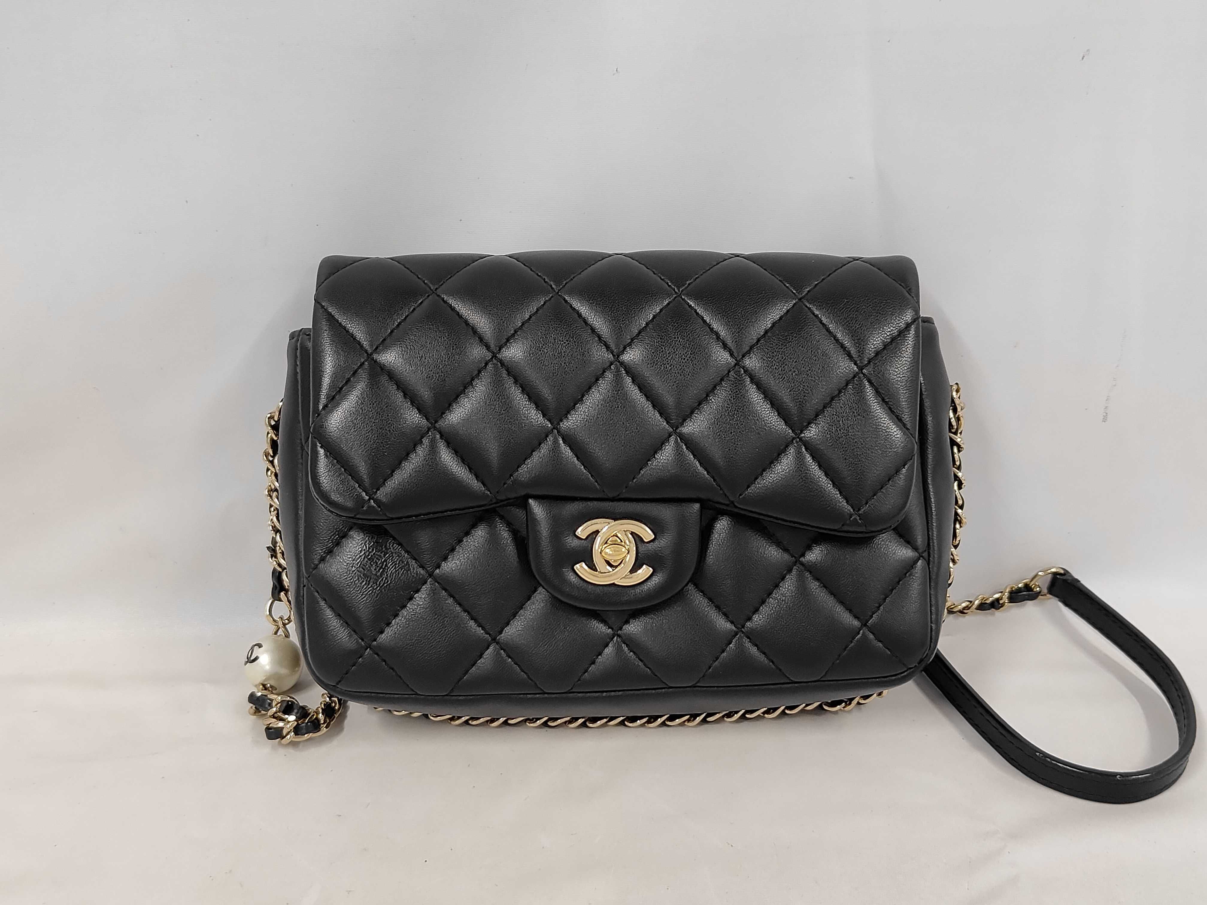 Matelassé Lambskin Chain Shoulder Bag, Pearl Black with Gold Hardware, Serial Number 29