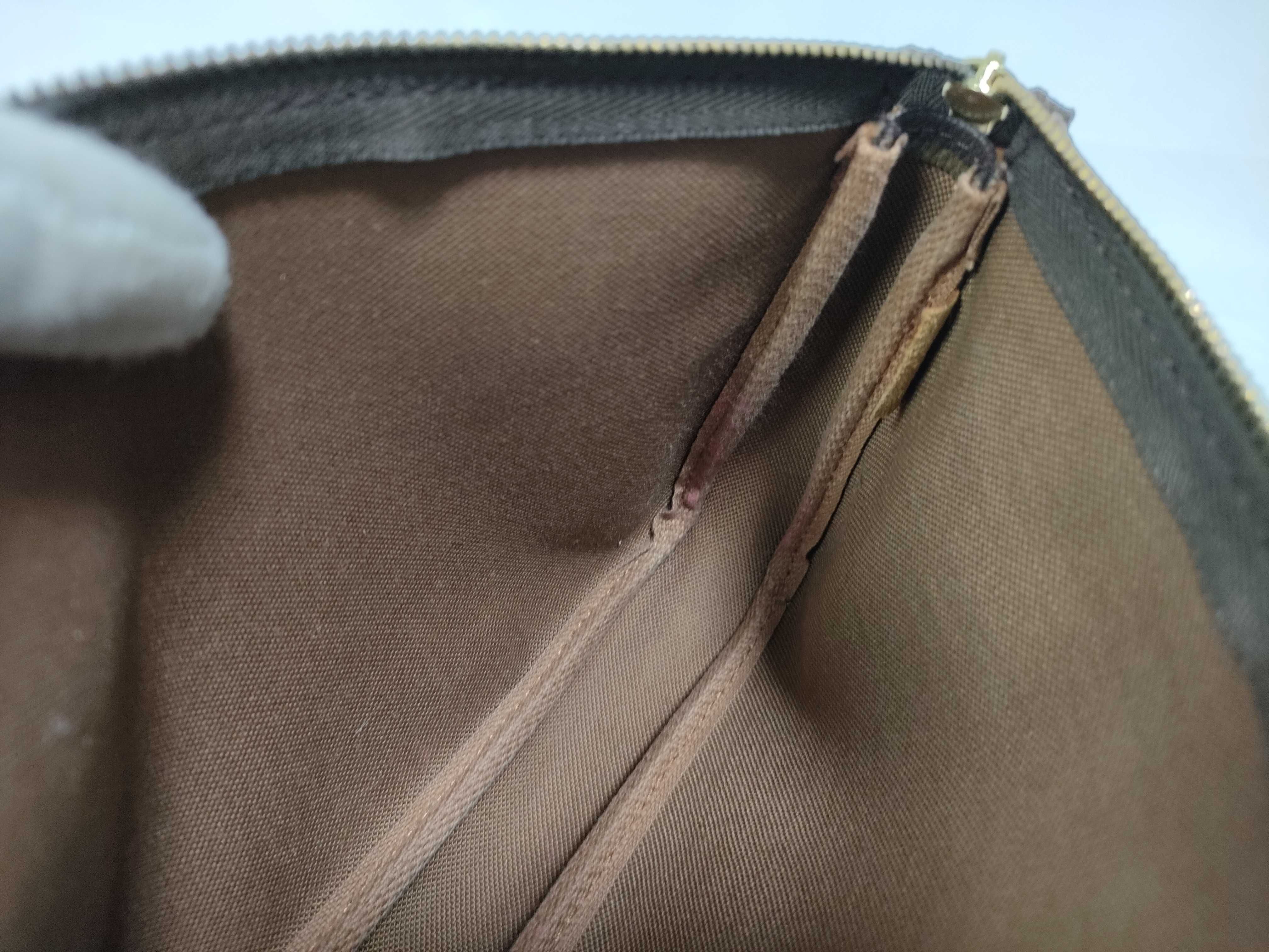 Monogram Louis Vuitton Monogram Accessoires AR0927 Pouch — view 14
