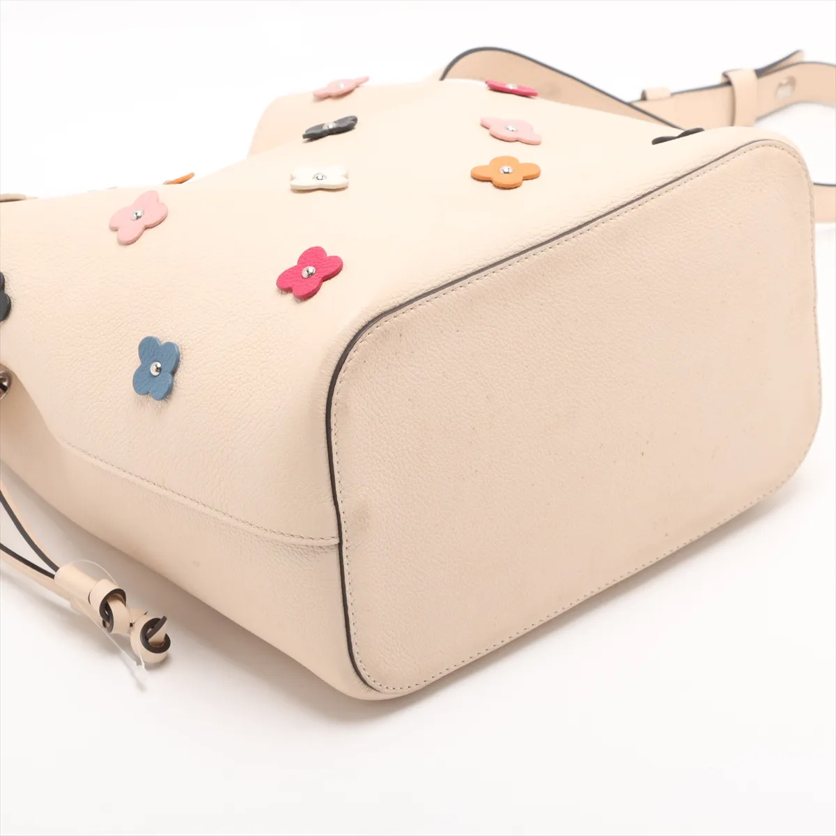Calf Leather x Leather Lock Me Bucket M53081 DU1118 Beige RFID Reactive — view 4
