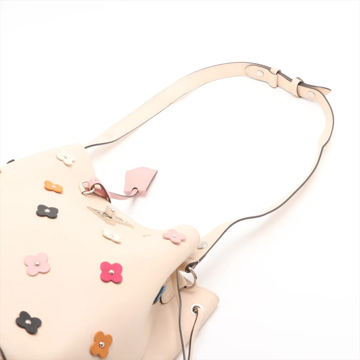 Calf Leather x Leather Lock Me Bucket M53081 DU1118 Beige RFID Reactive — view 5