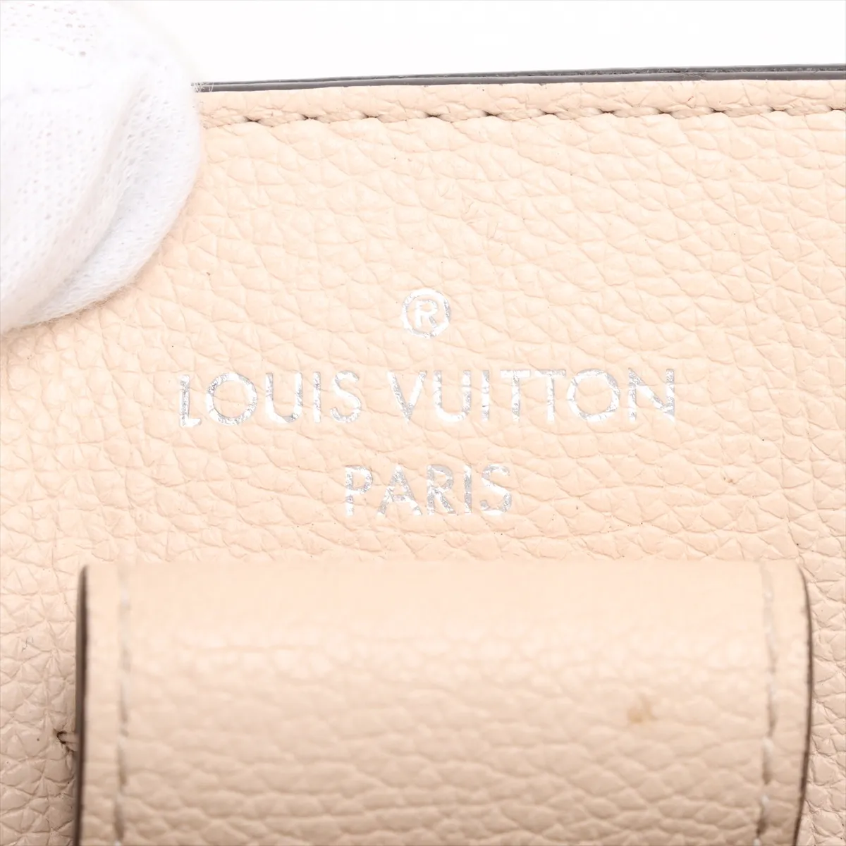 Calf Leather x Leather Lock Me Bucket M53081 DU1118 Beige RFID Reactive — view 9