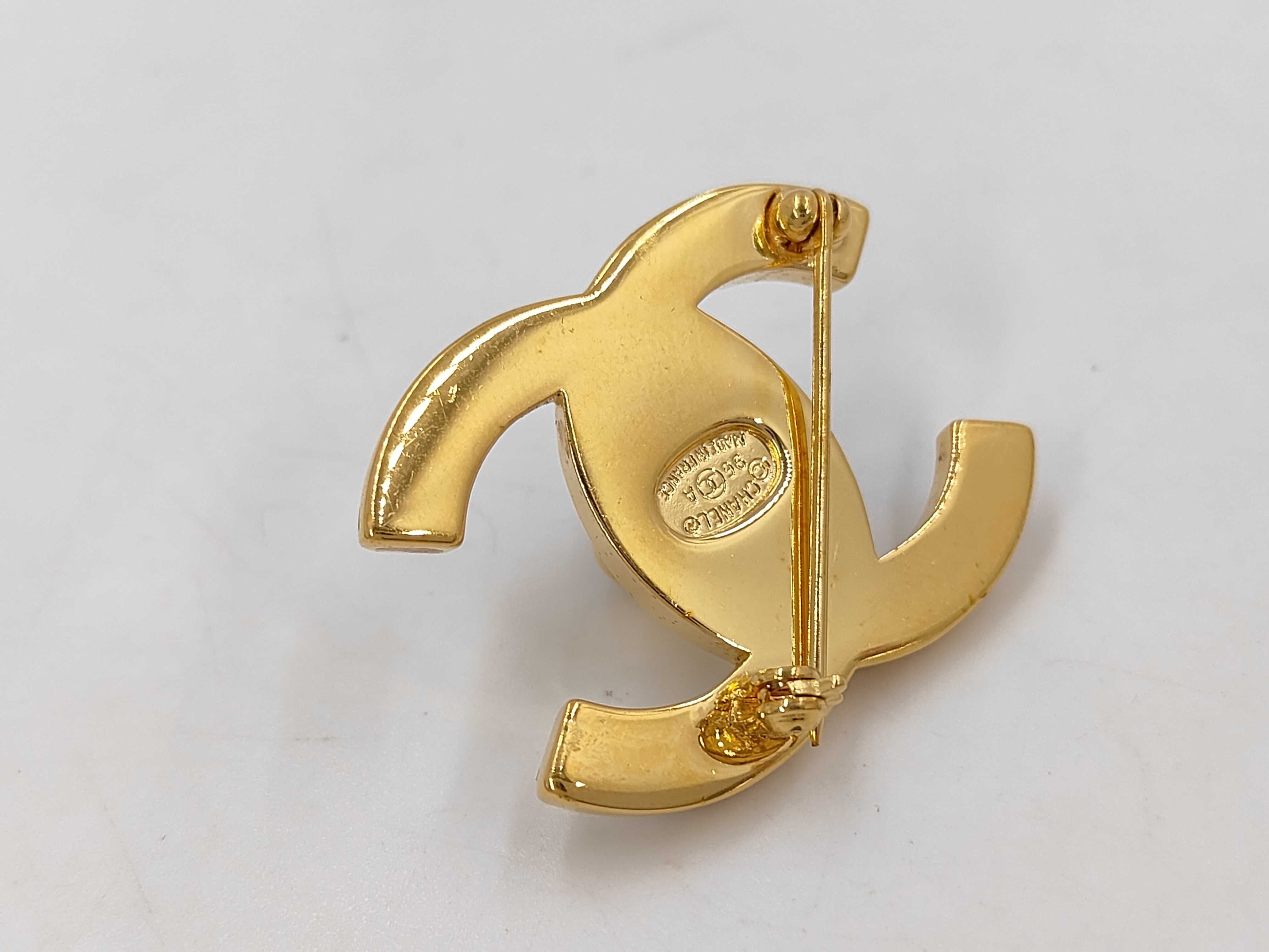 Turnlock Rhinestone Gold Brooch 96A — view 2