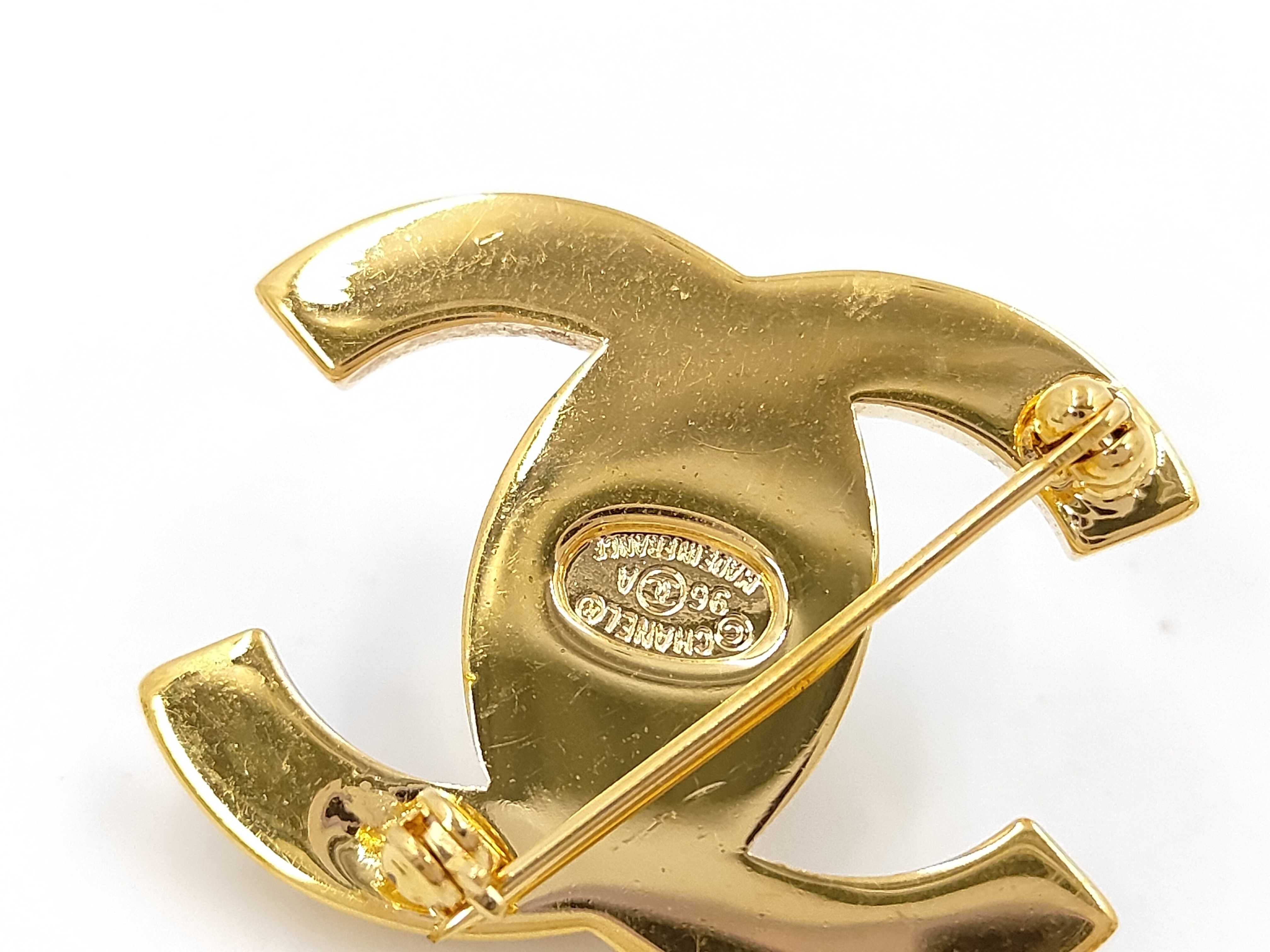 Turnlock Rhinestone Gold Brooch 96A — view 4