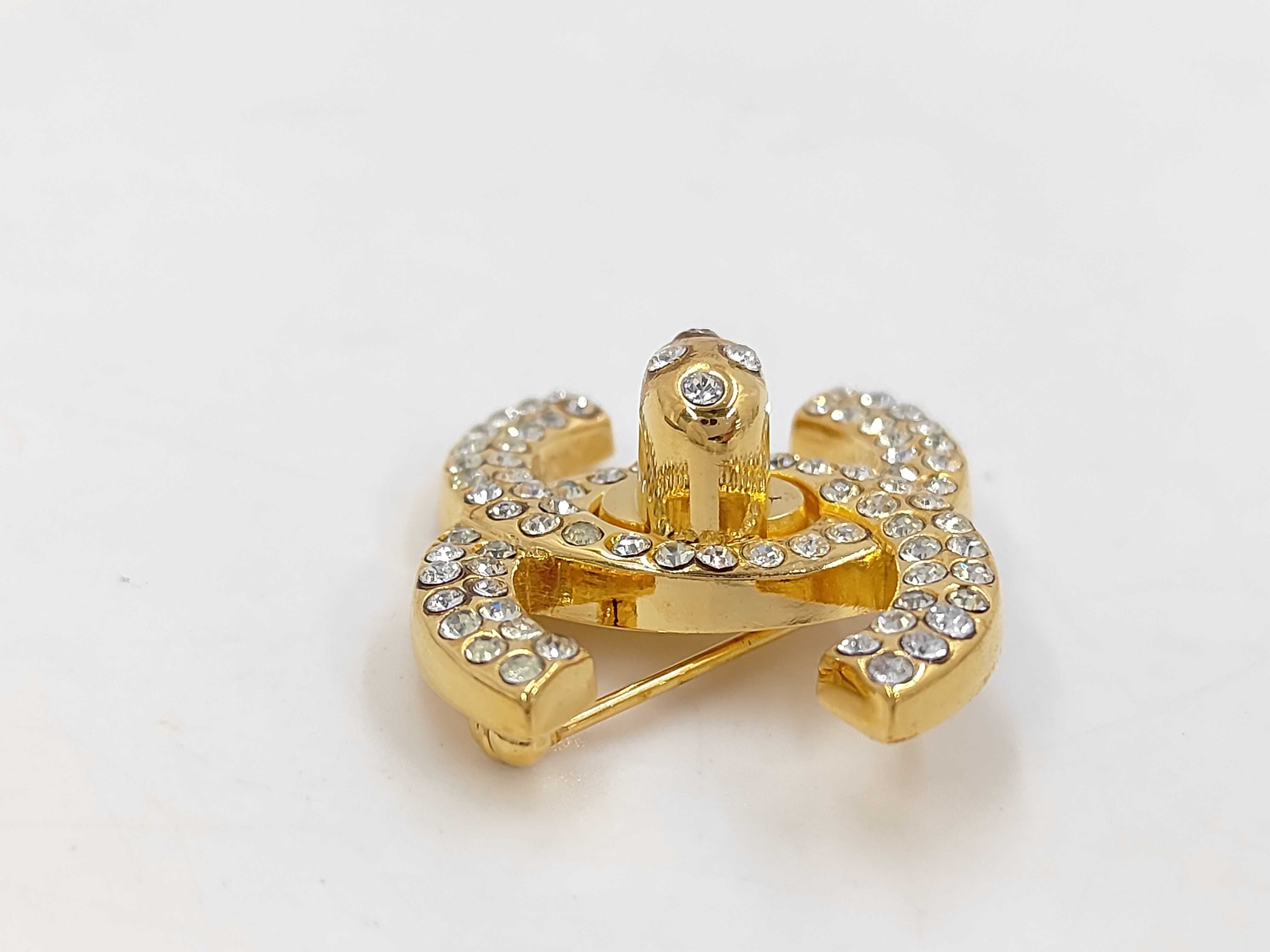 Turnlock Rhinestone Gold Brooch 96A — view 5