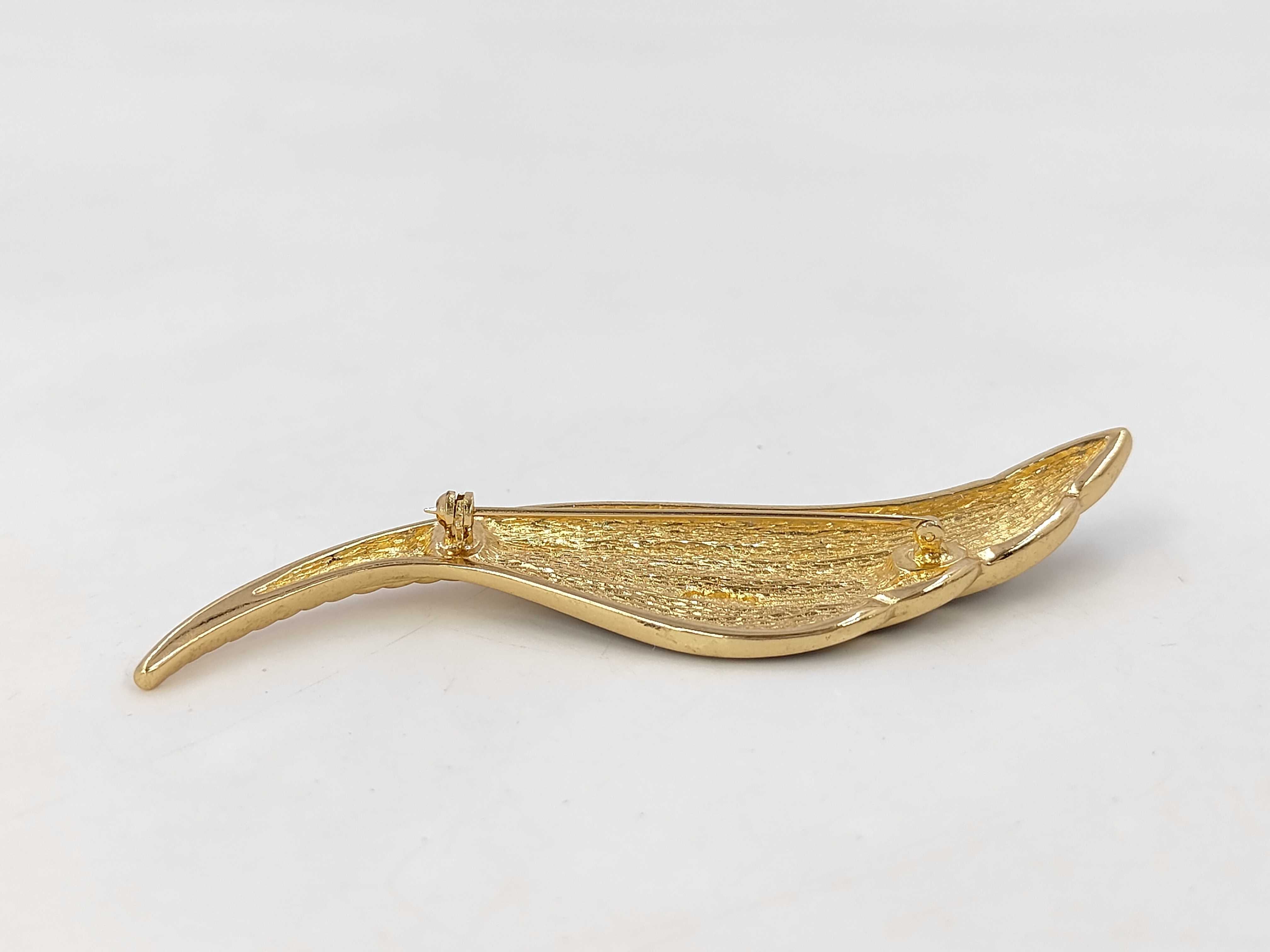 Wing Stone Black x Gold Brooch — view 3