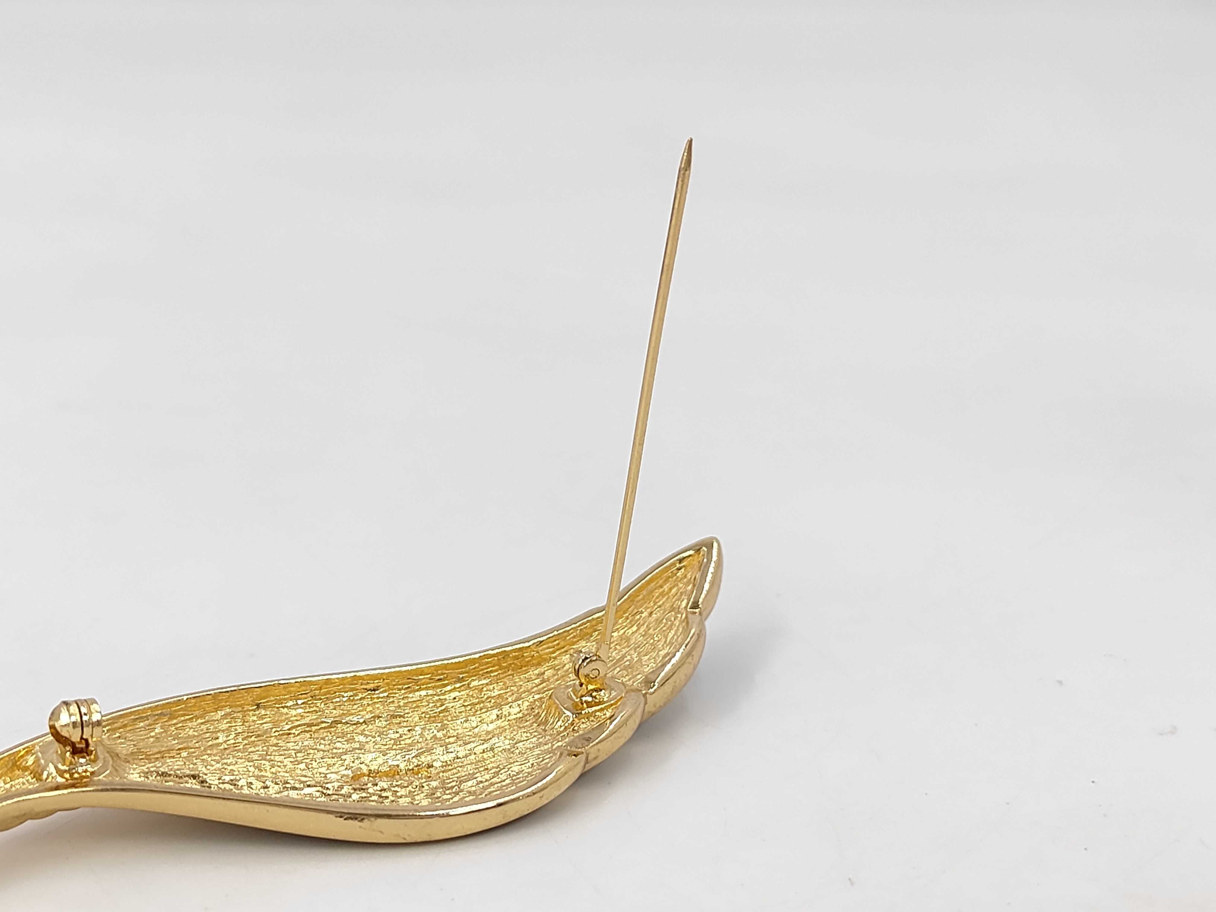 Wing Stone Black x Gold Brooch — view 5