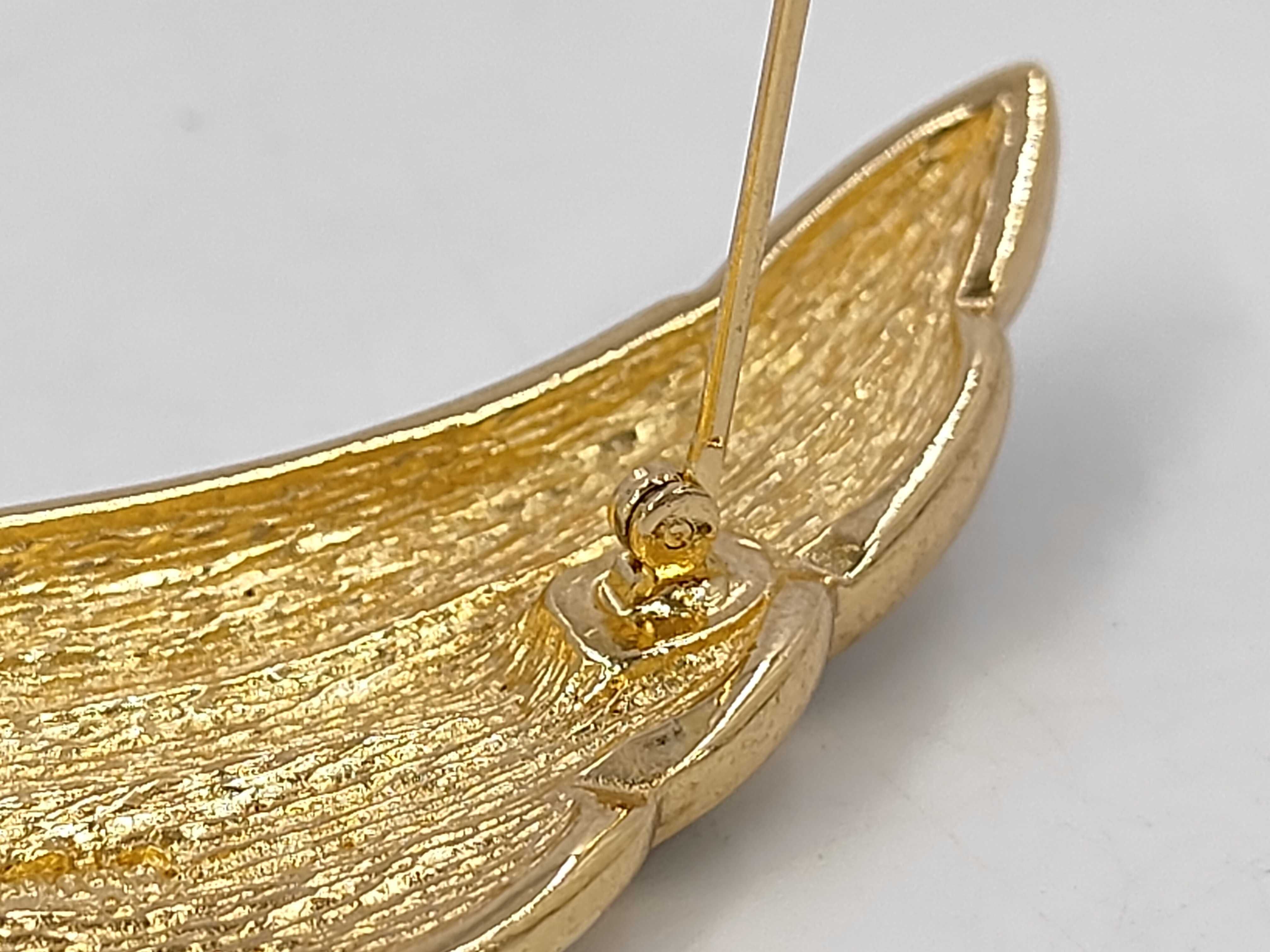 Wing Stone Black x Gold Brooch — view 6