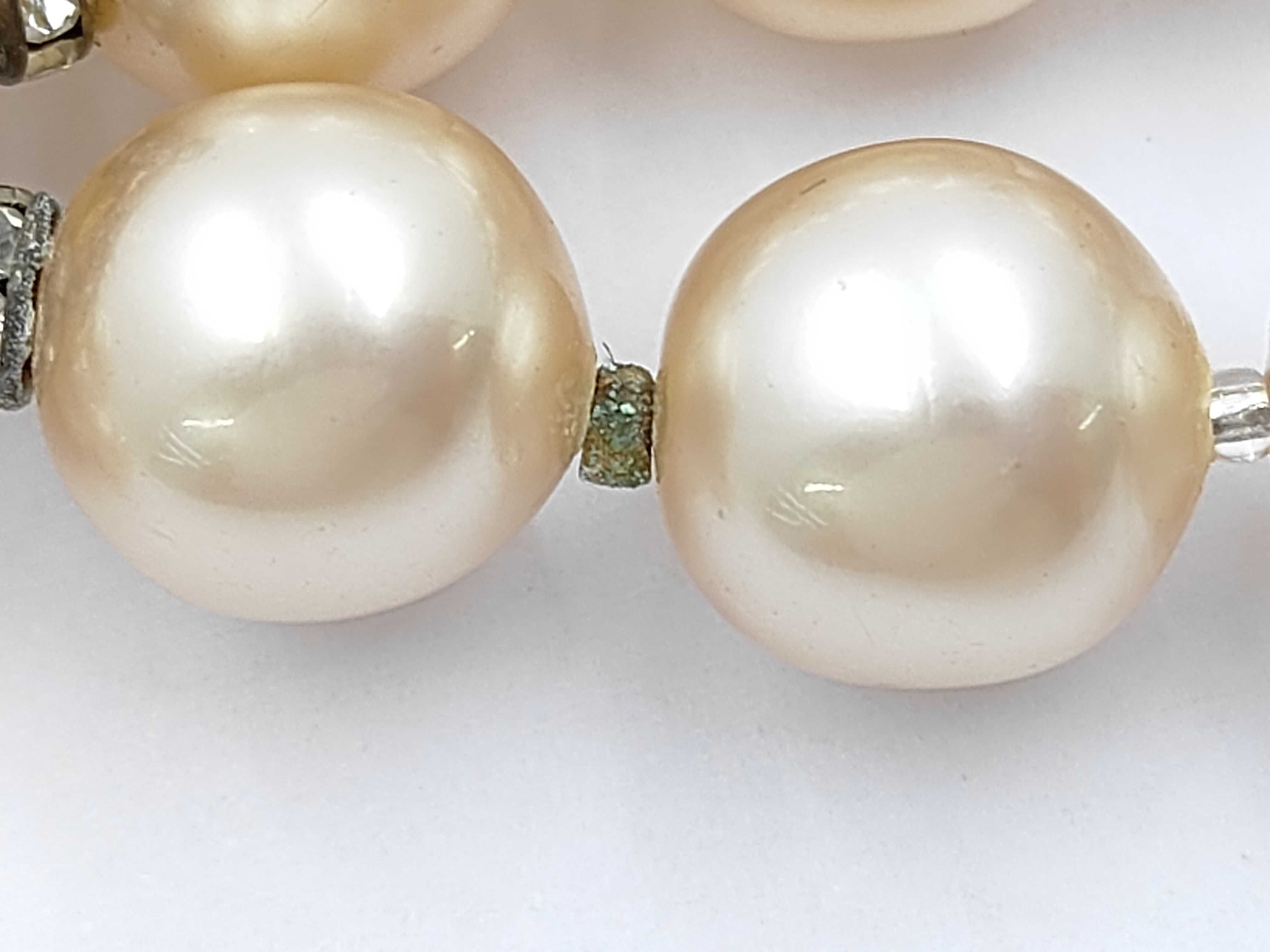 Vintage Pearl Bracelet, Plated, Off-White Bracelet/Bangle — view 6