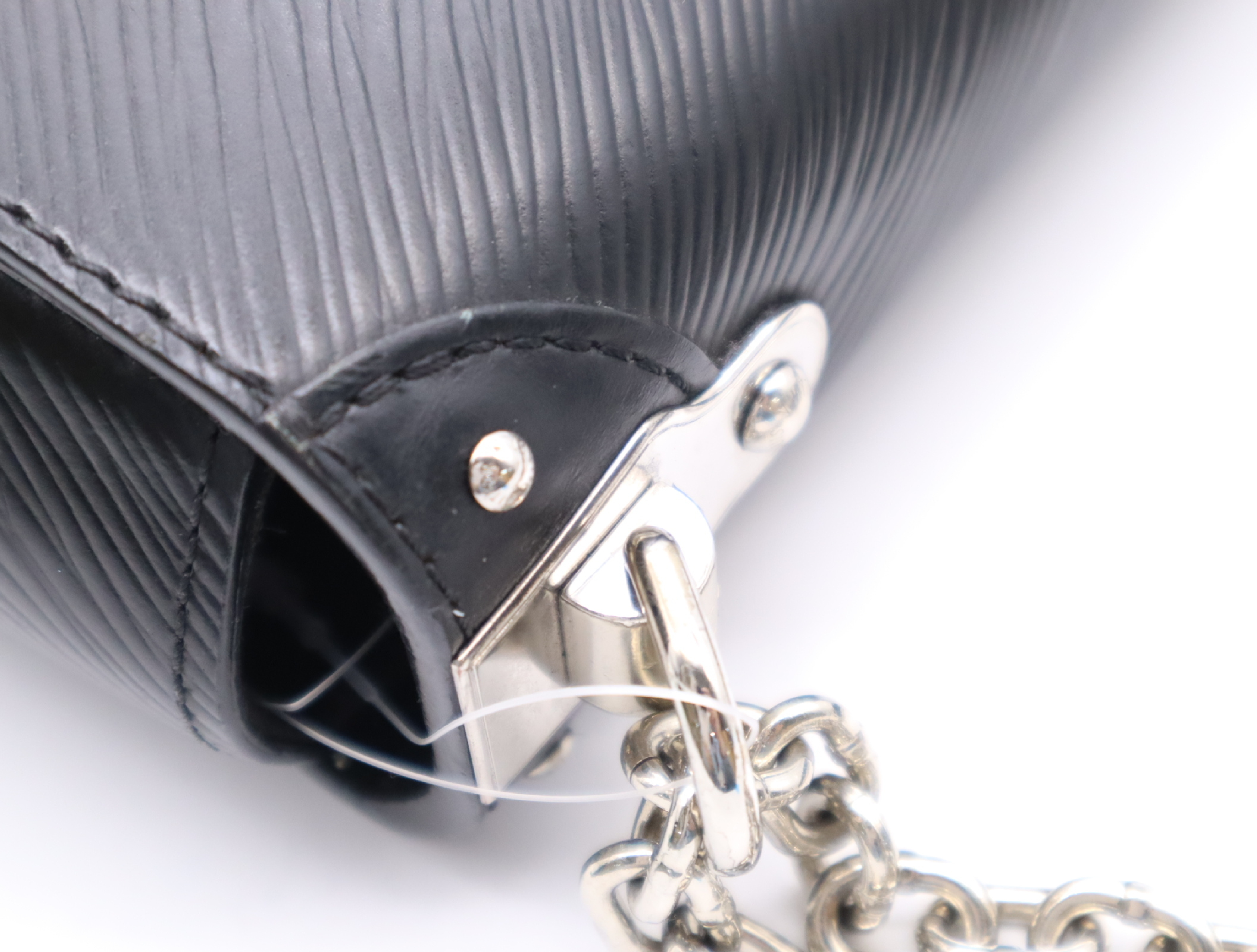 M42364 Epi Twist MM Noir Shoulder Bag with Dust Bag — view 8
